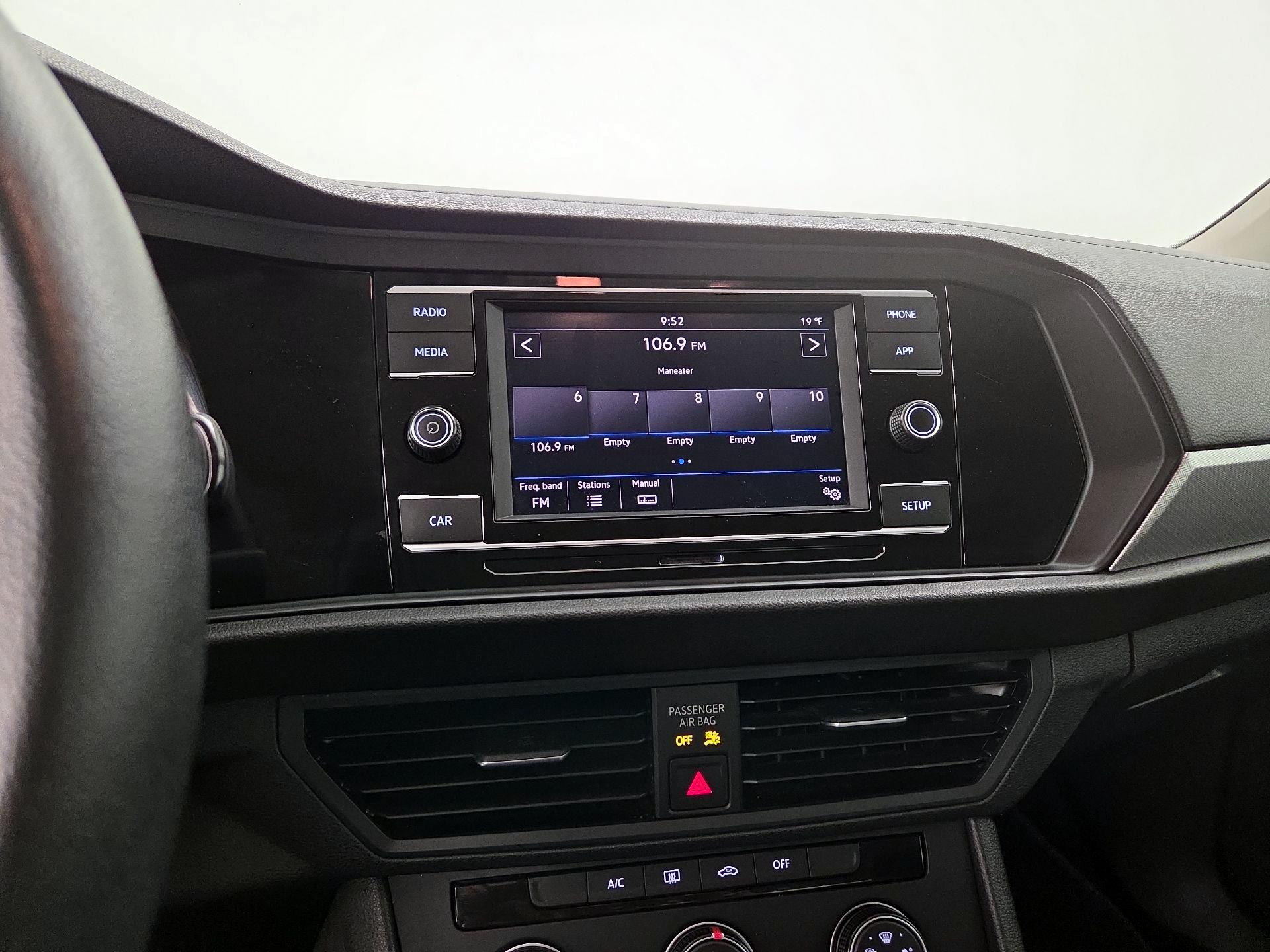 Thumbnail: 2019 Volkswagen Jetta - 15