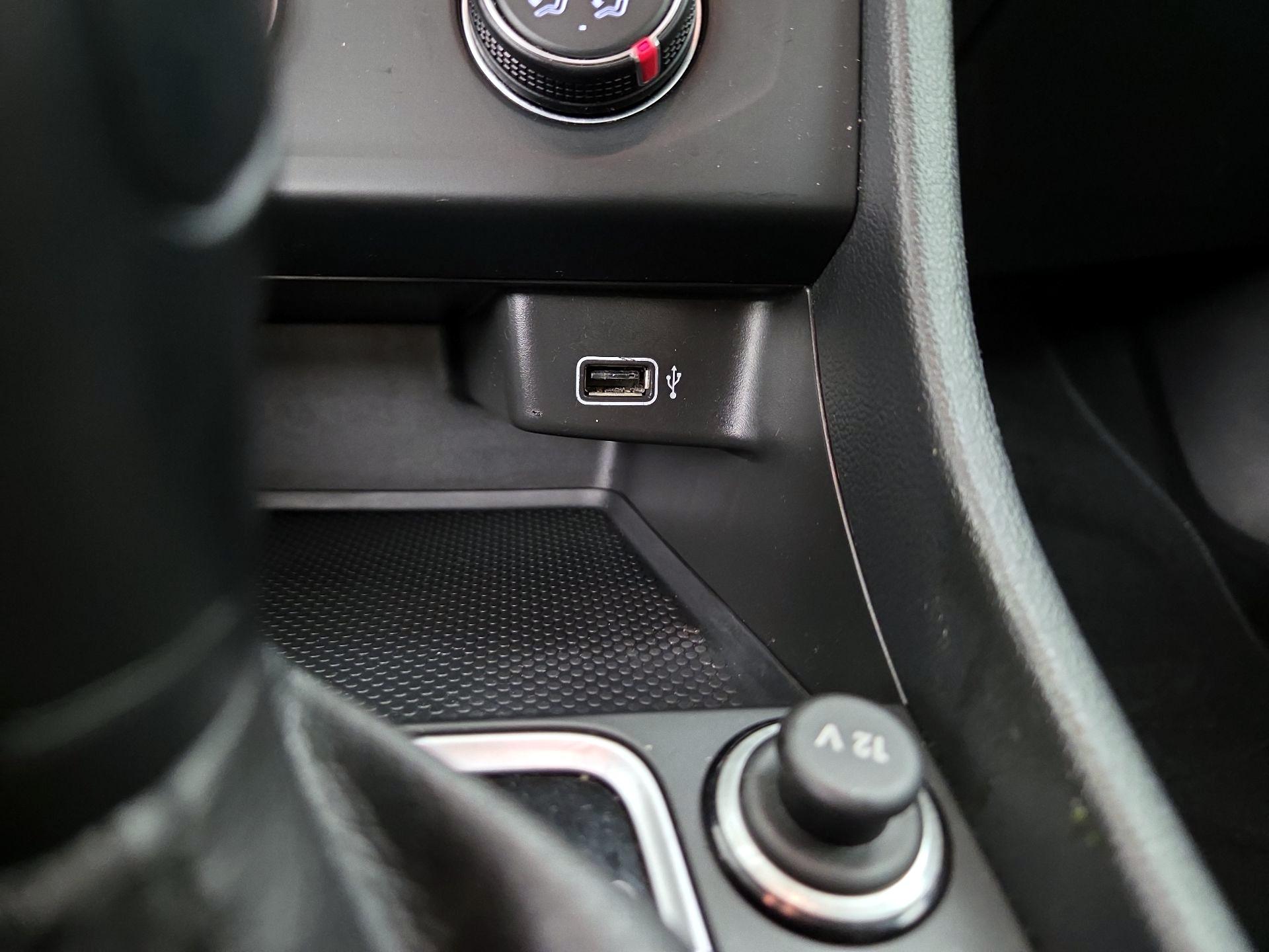 Thumbnail: 2019 Volkswagen Jetta - 18