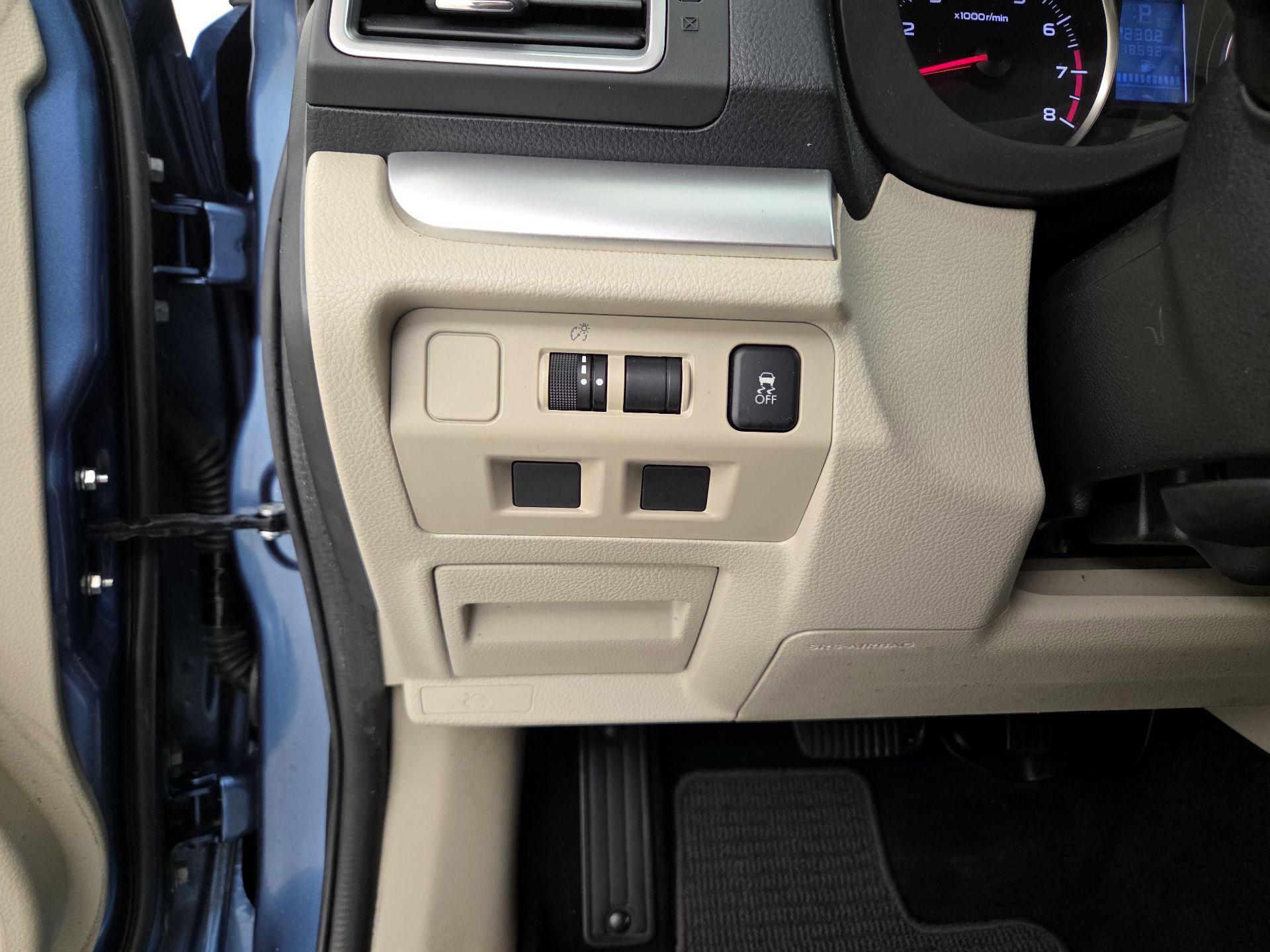 Thumbnail: 2015 Subaru XV Crosstrek - 13