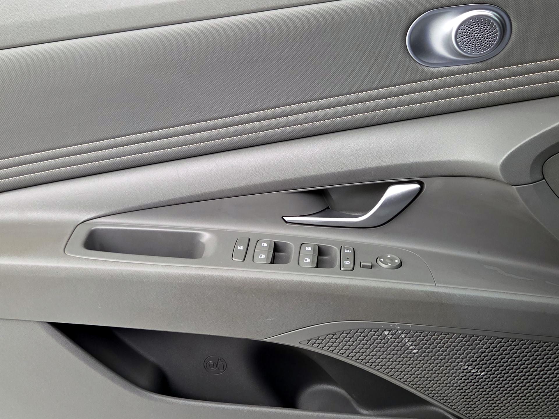 Thumbnail: 2023 Hyundai Elantra - 12