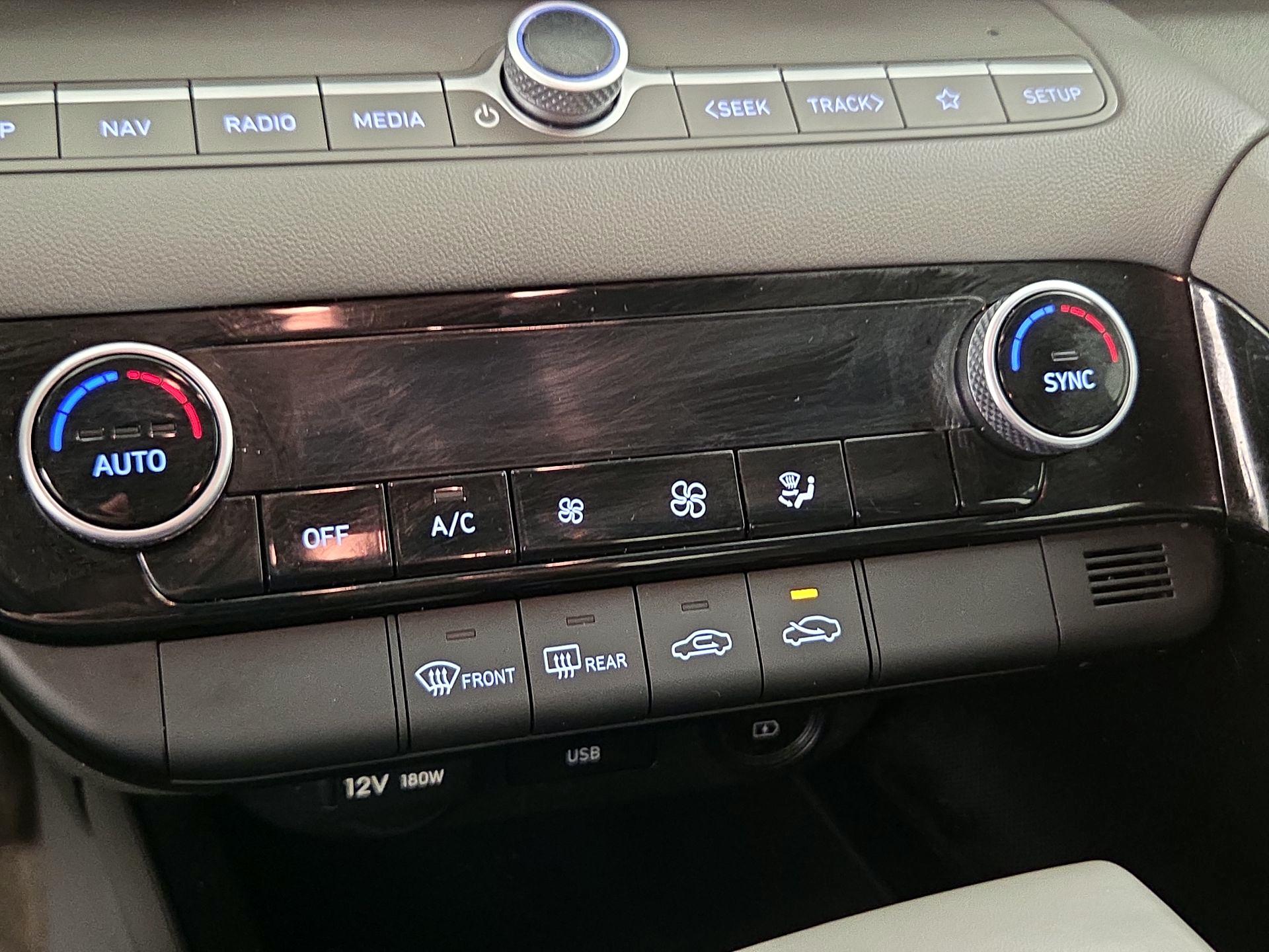 Thumbnail: 2023 Hyundai Elantra - 17