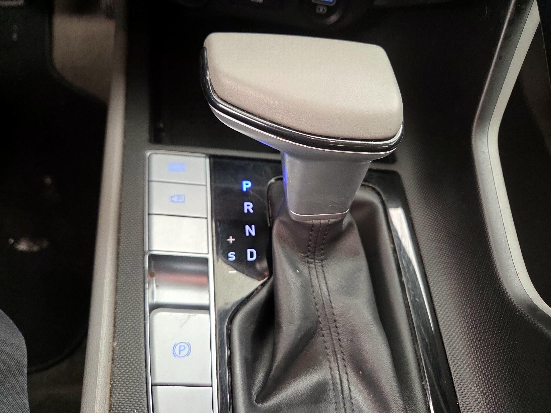 Thumbnail: 2023 Hyundai Elantra - 18