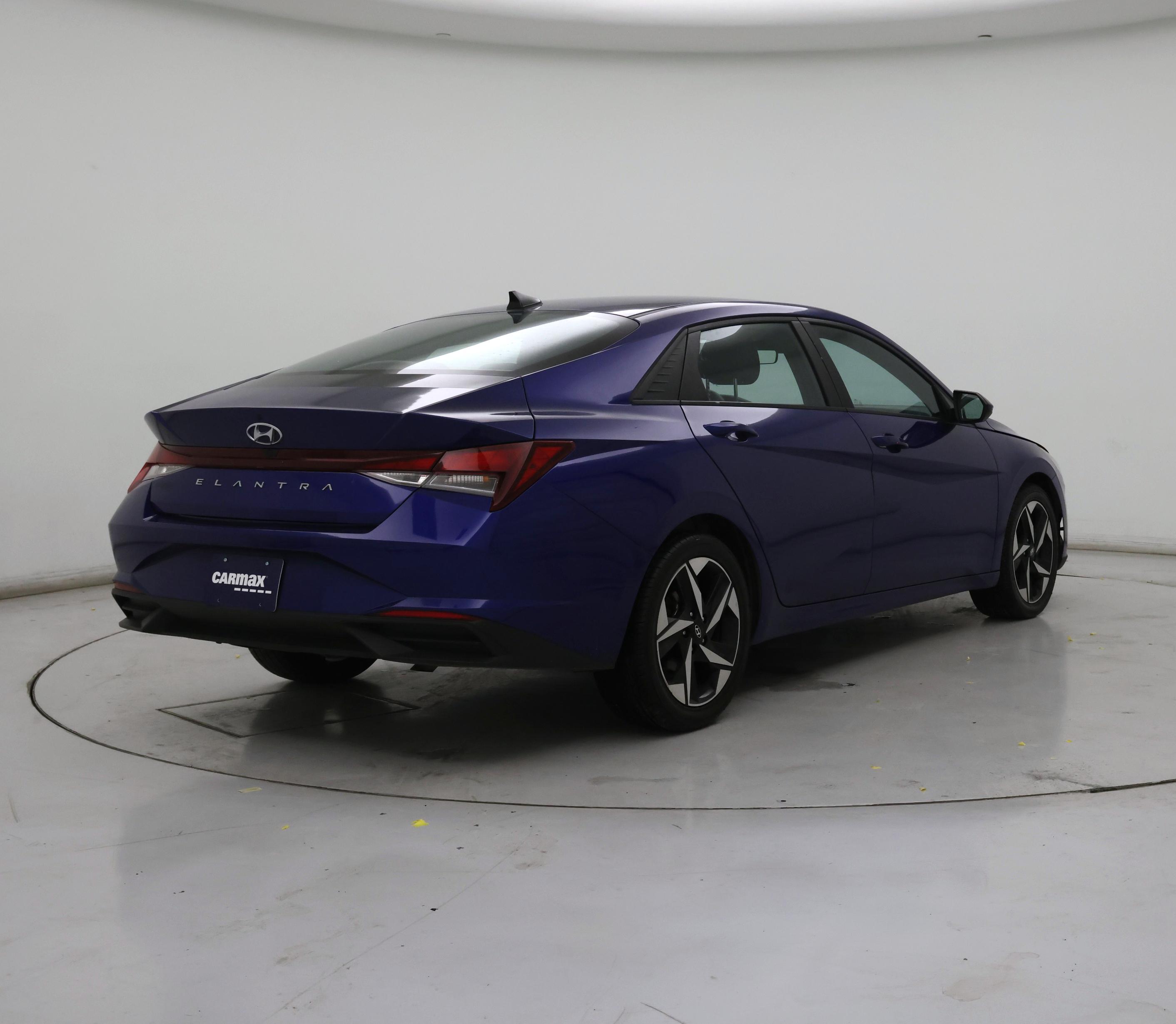 Thumbnail: 2023 Hyundai Elantra - 8