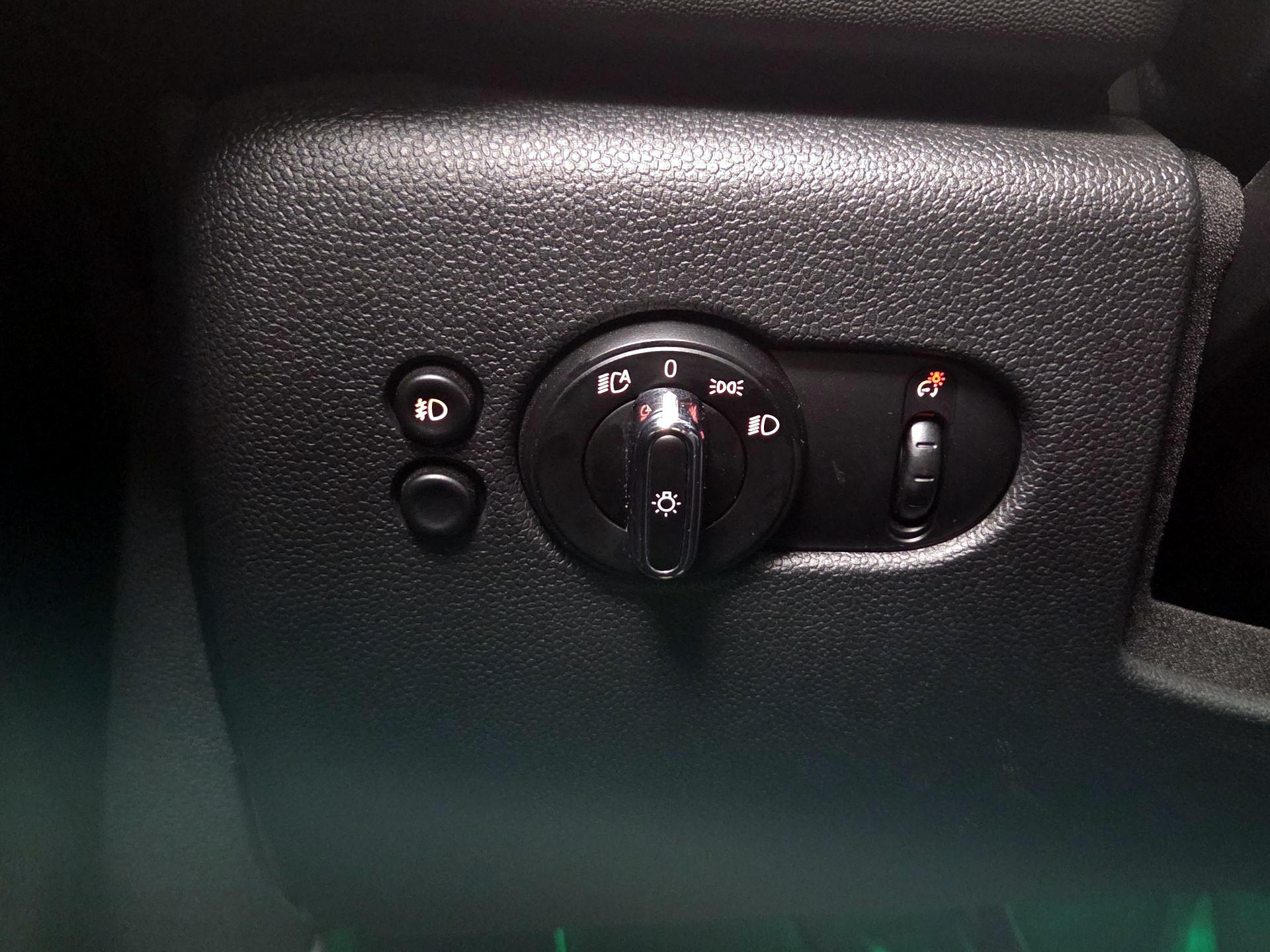 Thumbnail: 2020 MINI Cooper Hardtop - 13