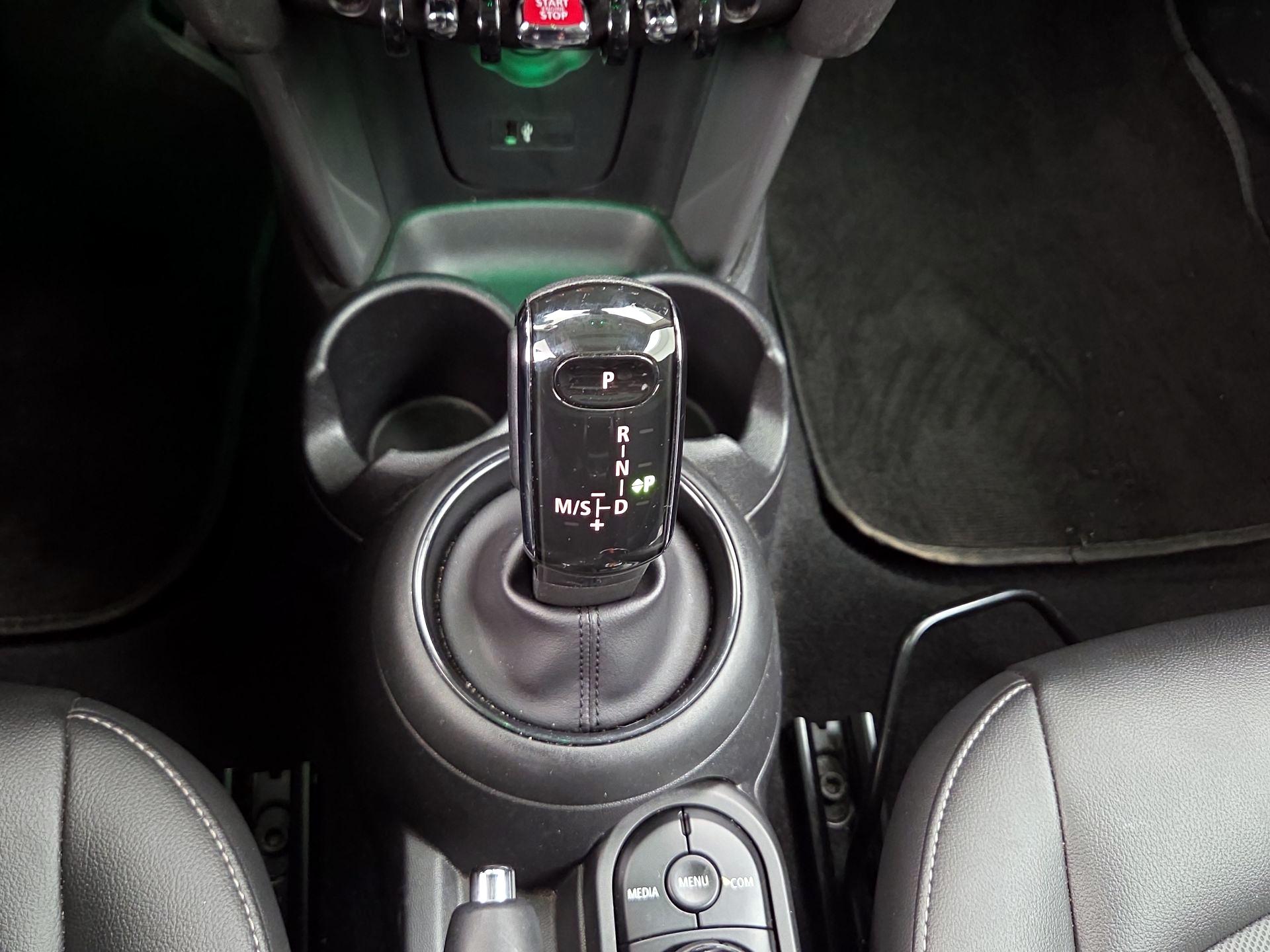 Thumbnail: 2020 MINI Cooper Hardtop - 17