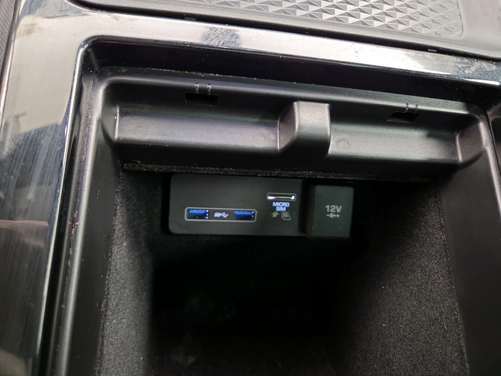 Thumbnail: 2020 Land Rover Range Rover Evoque - 19