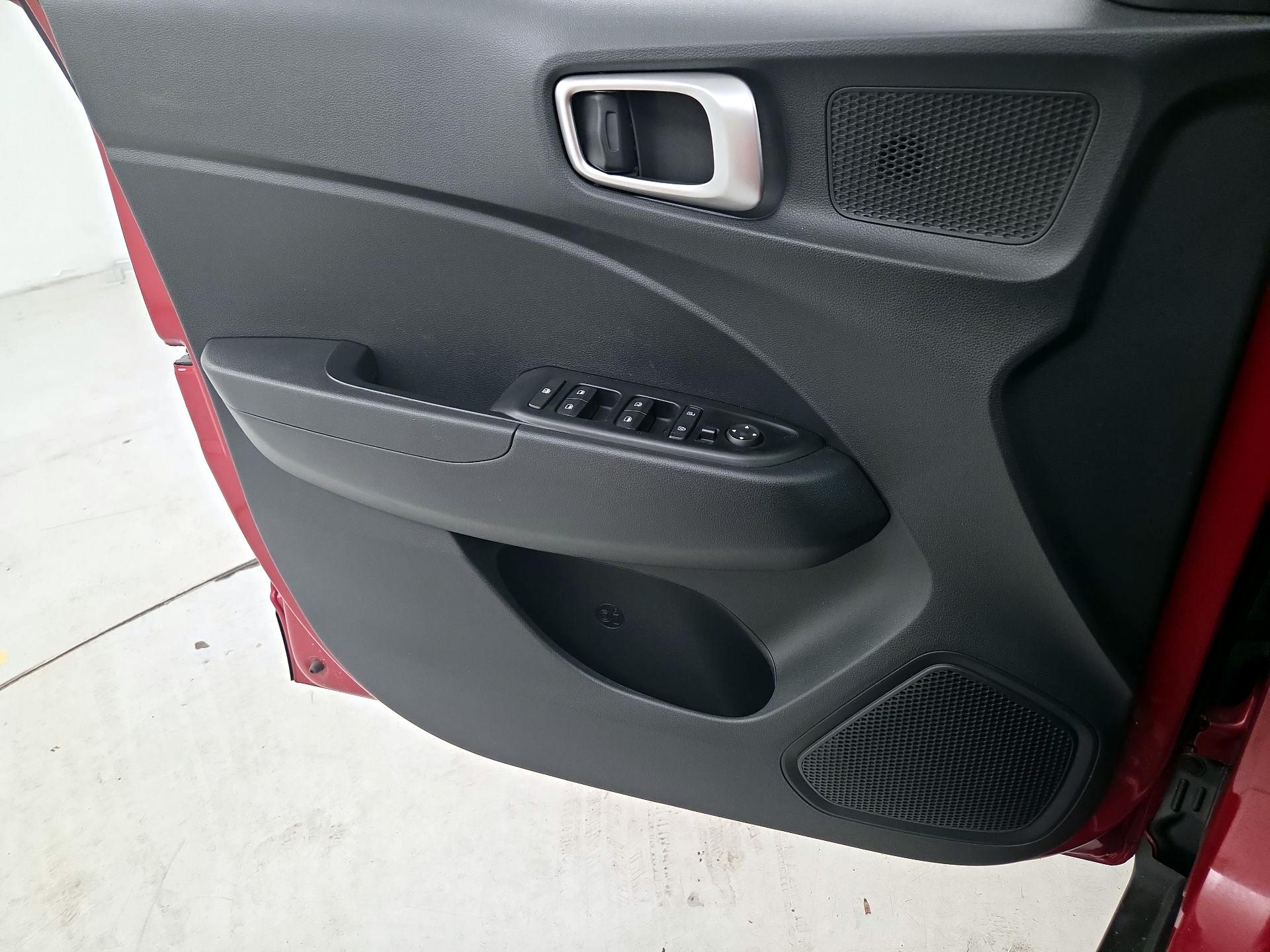 Thumbnail: 2022 Hyundai Venue - 12