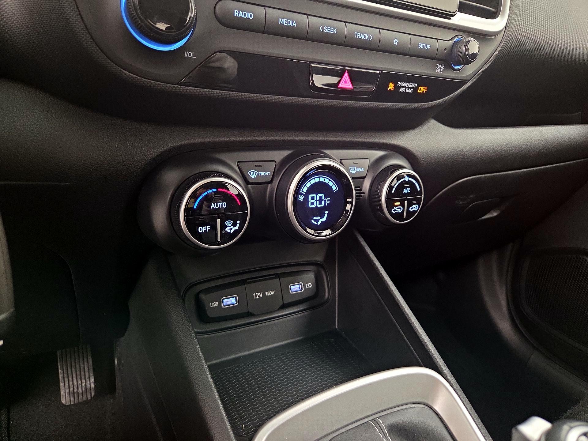 Thumbnail: 2022 Hyundai Venue - 16