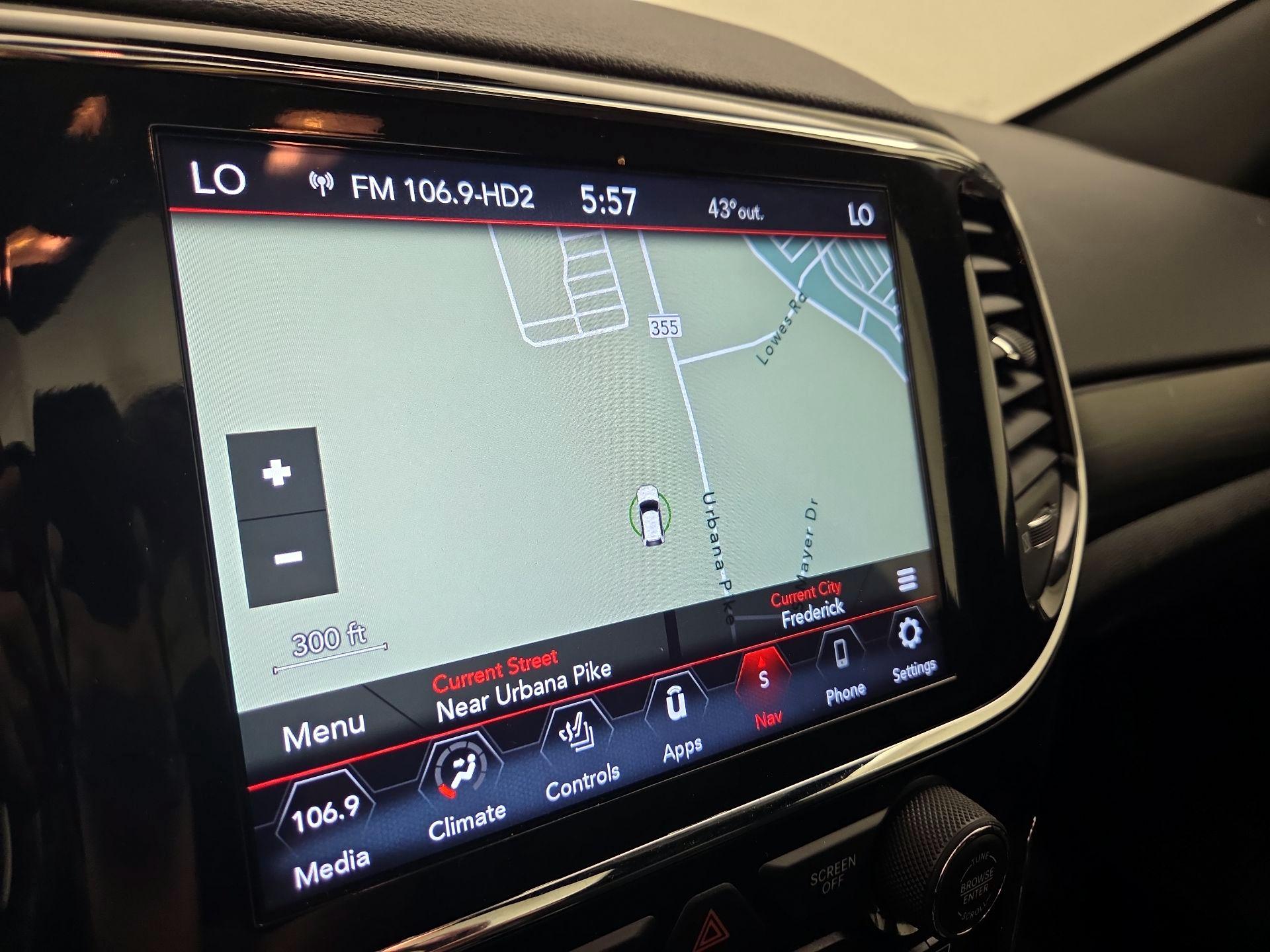 Thumbnail: 2021 Jeep Grand Cherokee - 14