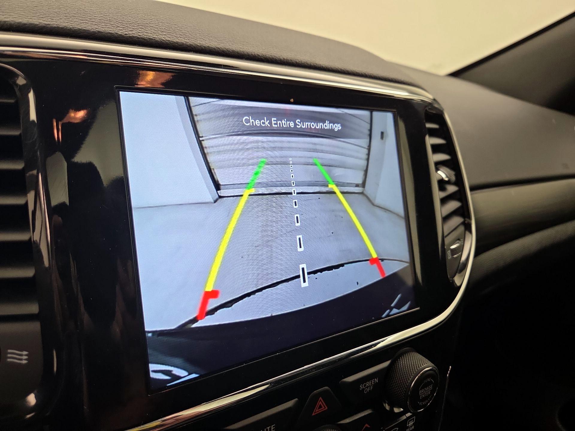 Thumbnail: 2021 Jeep Grand Cherokee - 15