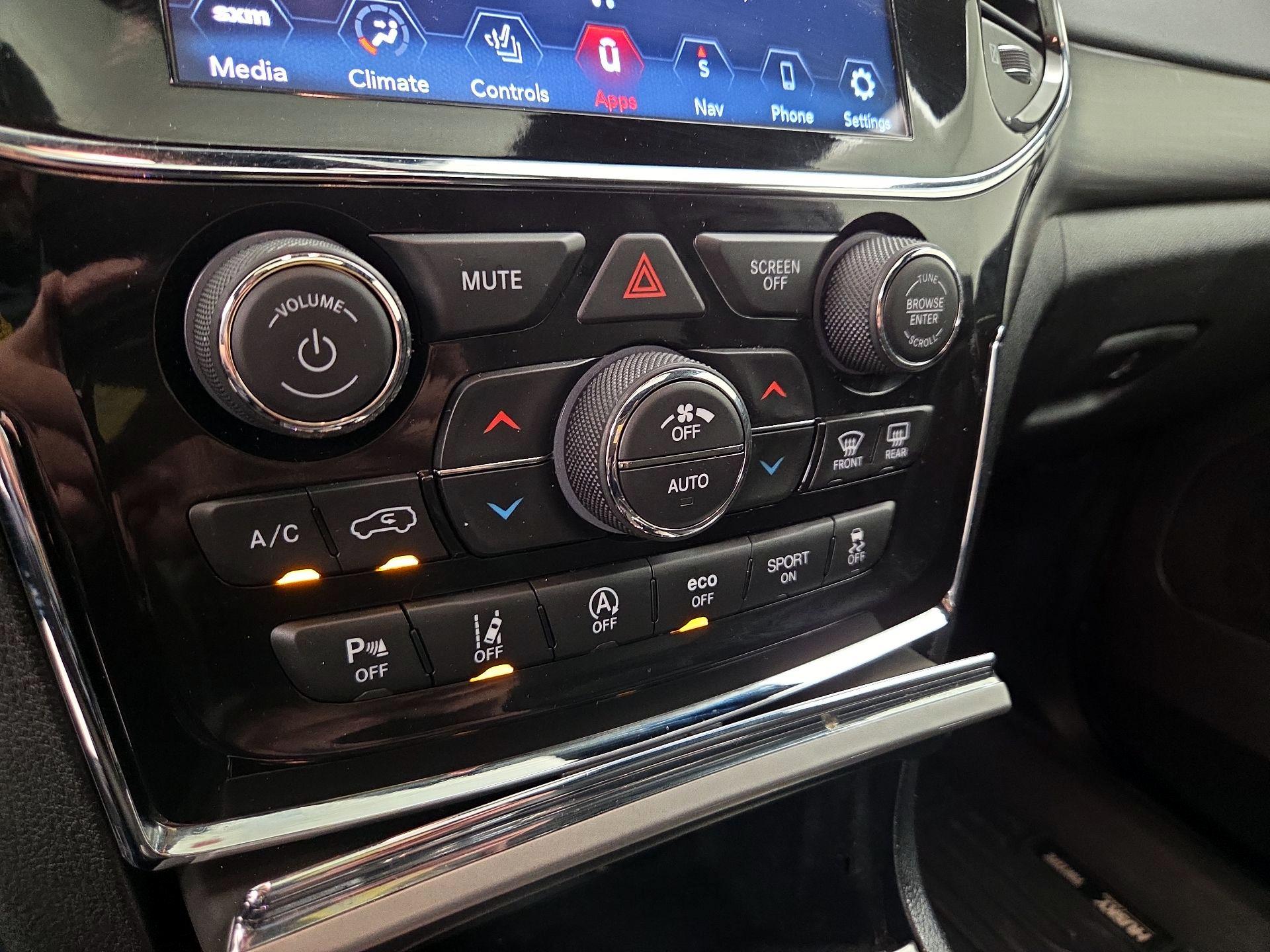 Thumbnail: 2021 Jeep Grand Cherokee - 17