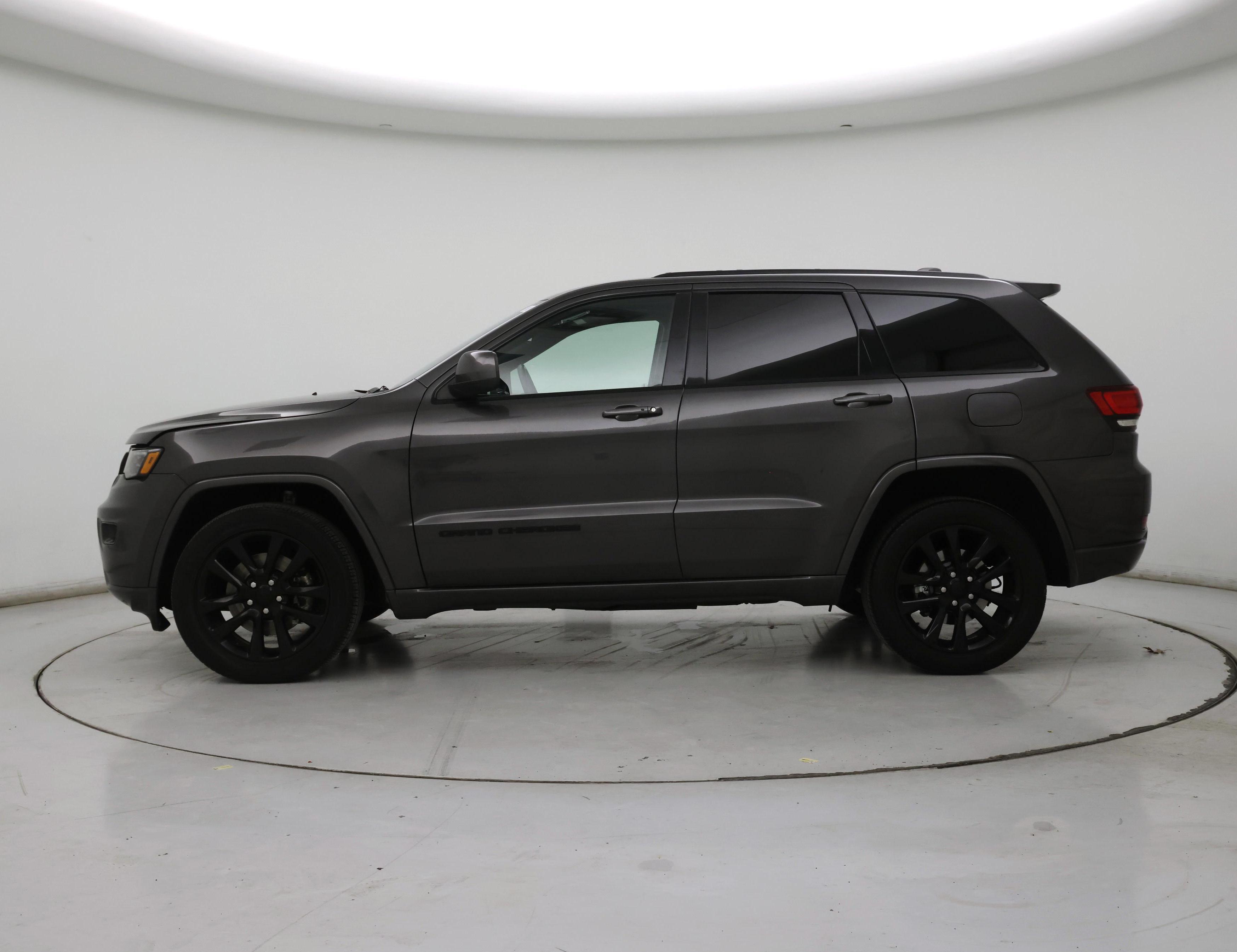 Thumbnail: 2021 Jeep Grand Cherokee - 3