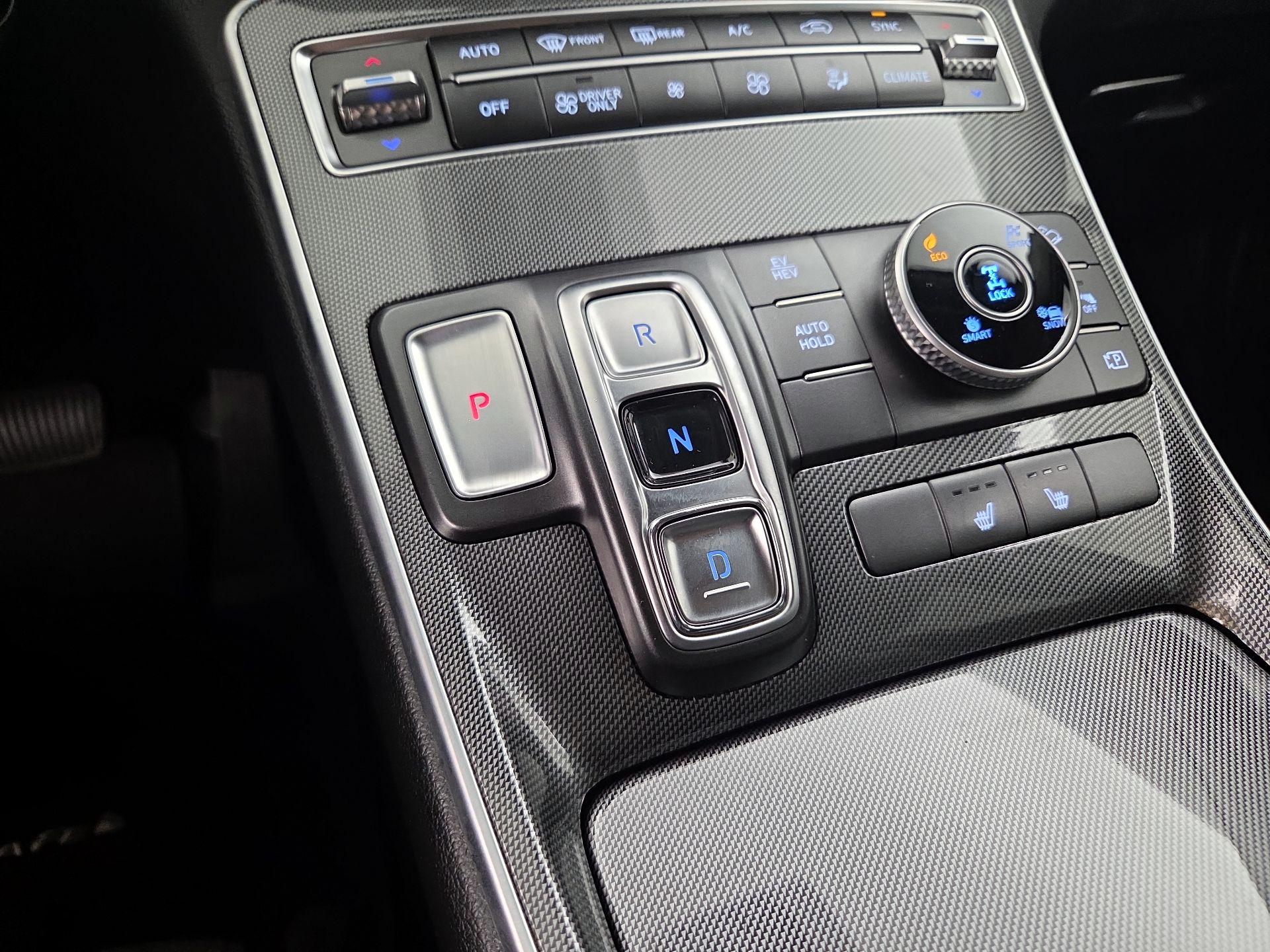 Thumbnail: 2022 Hyundai Santa Fe - 17