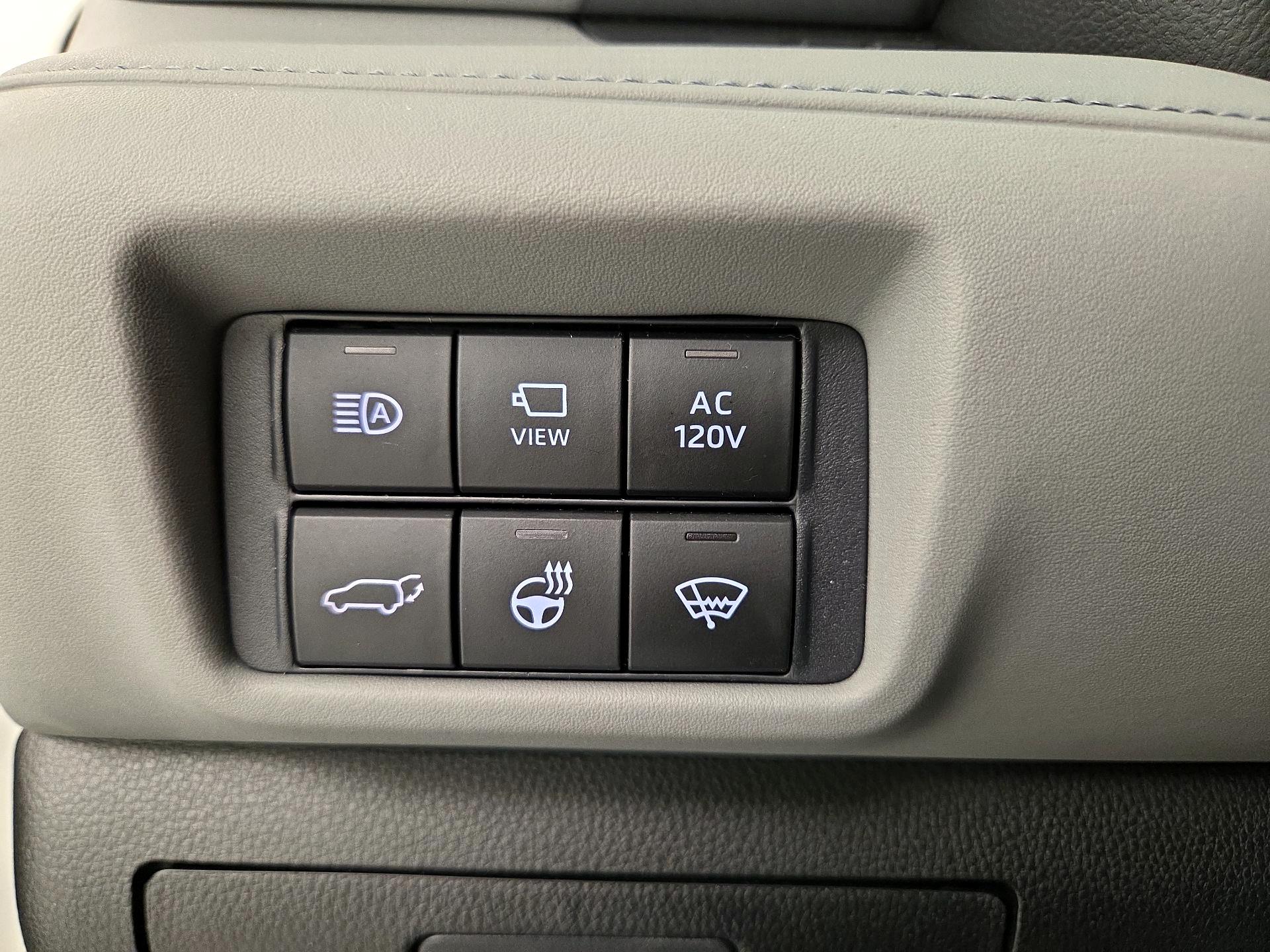 Thumbnail: 2021 Toyota Highlander - 13