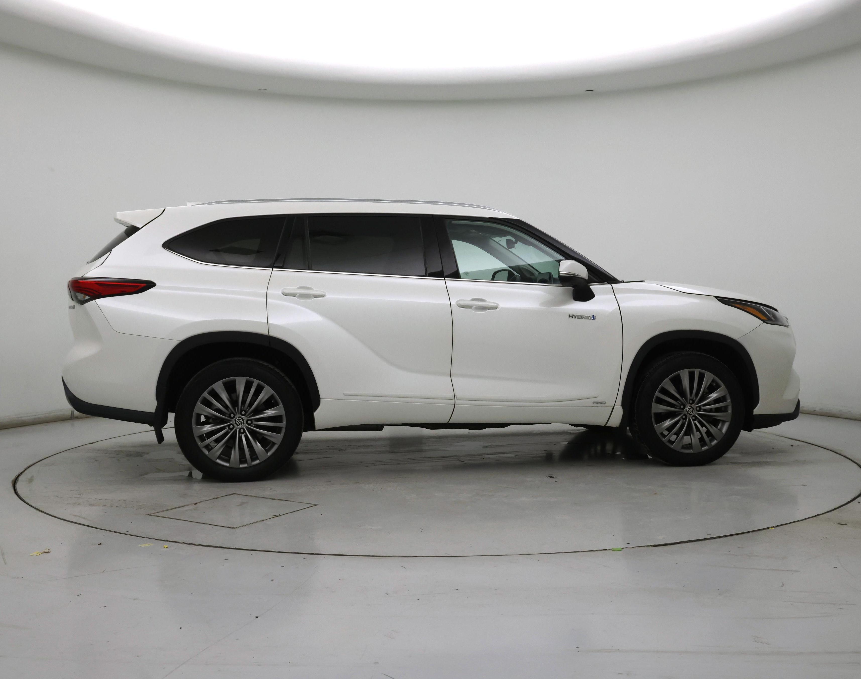 Thumbnail: 2021 Toyota Highlander - 7
