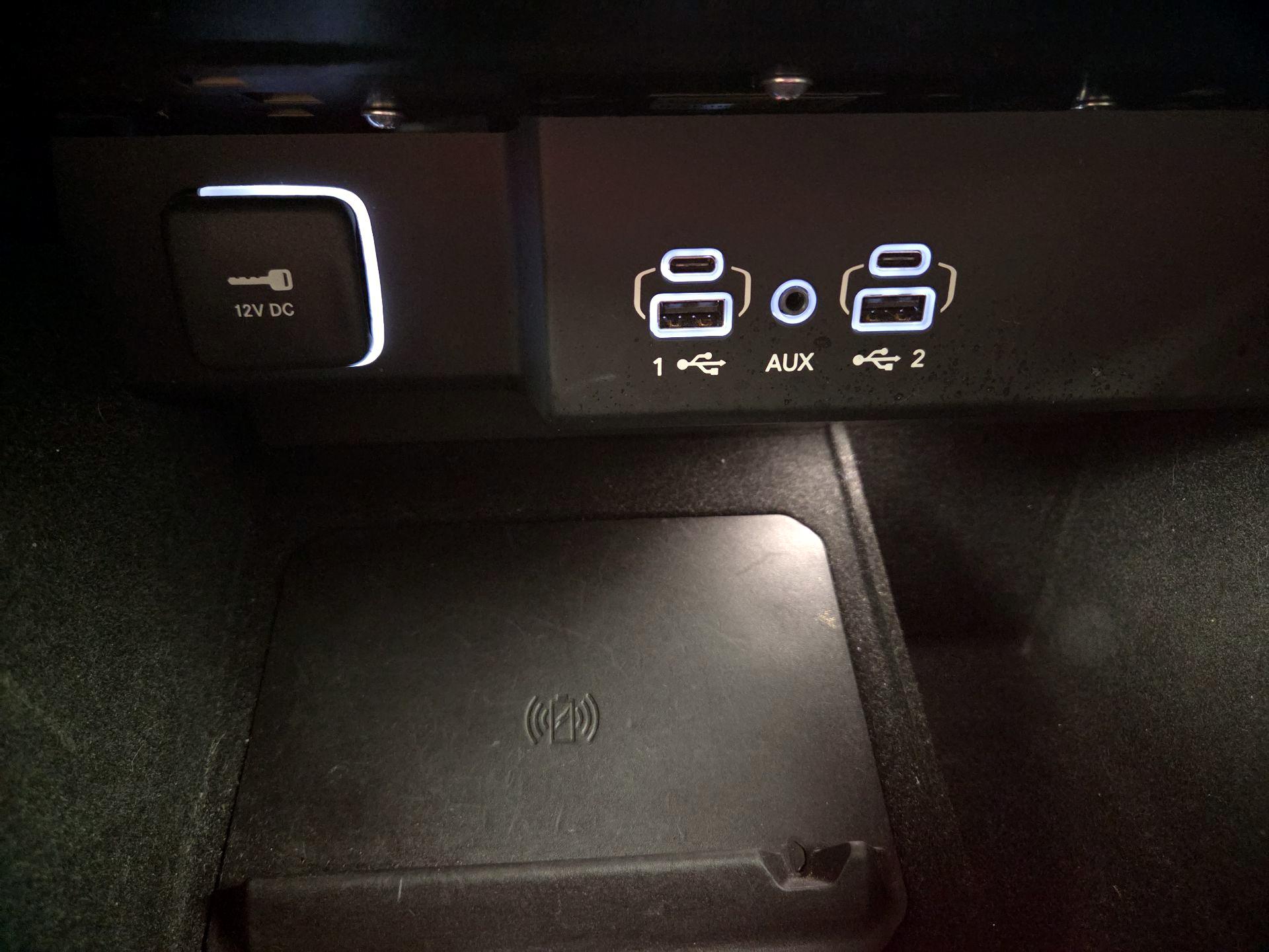 Thumbnail: 2022 Jeep Wagoneer - 19