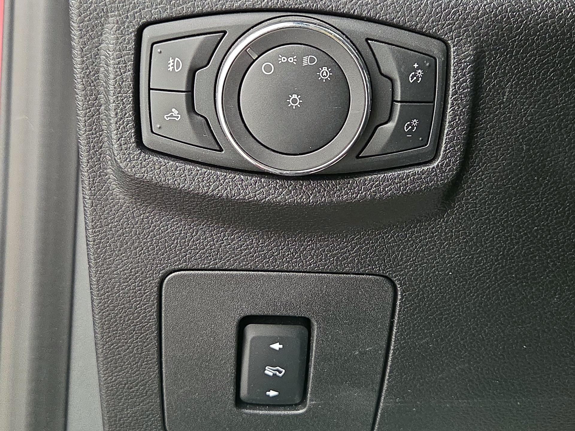 Thumbnail: 2015 Ford F-150 - 13