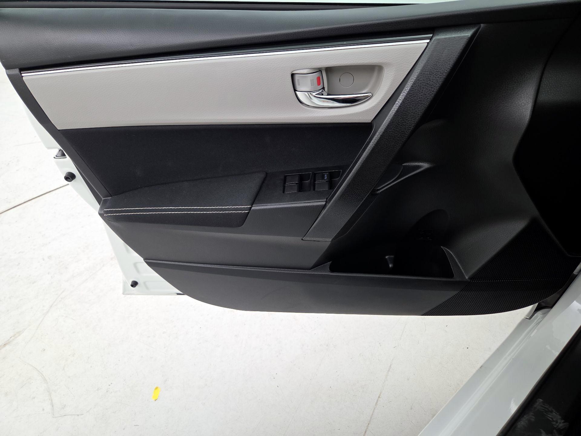 Thumbnail: 2019 Toyota Corolla - 10