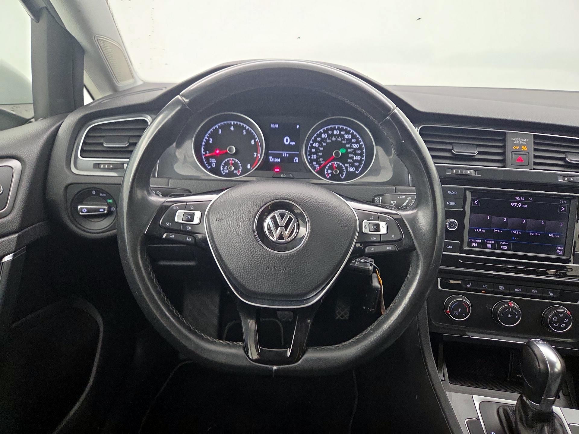 Thumbnail: 2019 Volkswagen Golf - 10