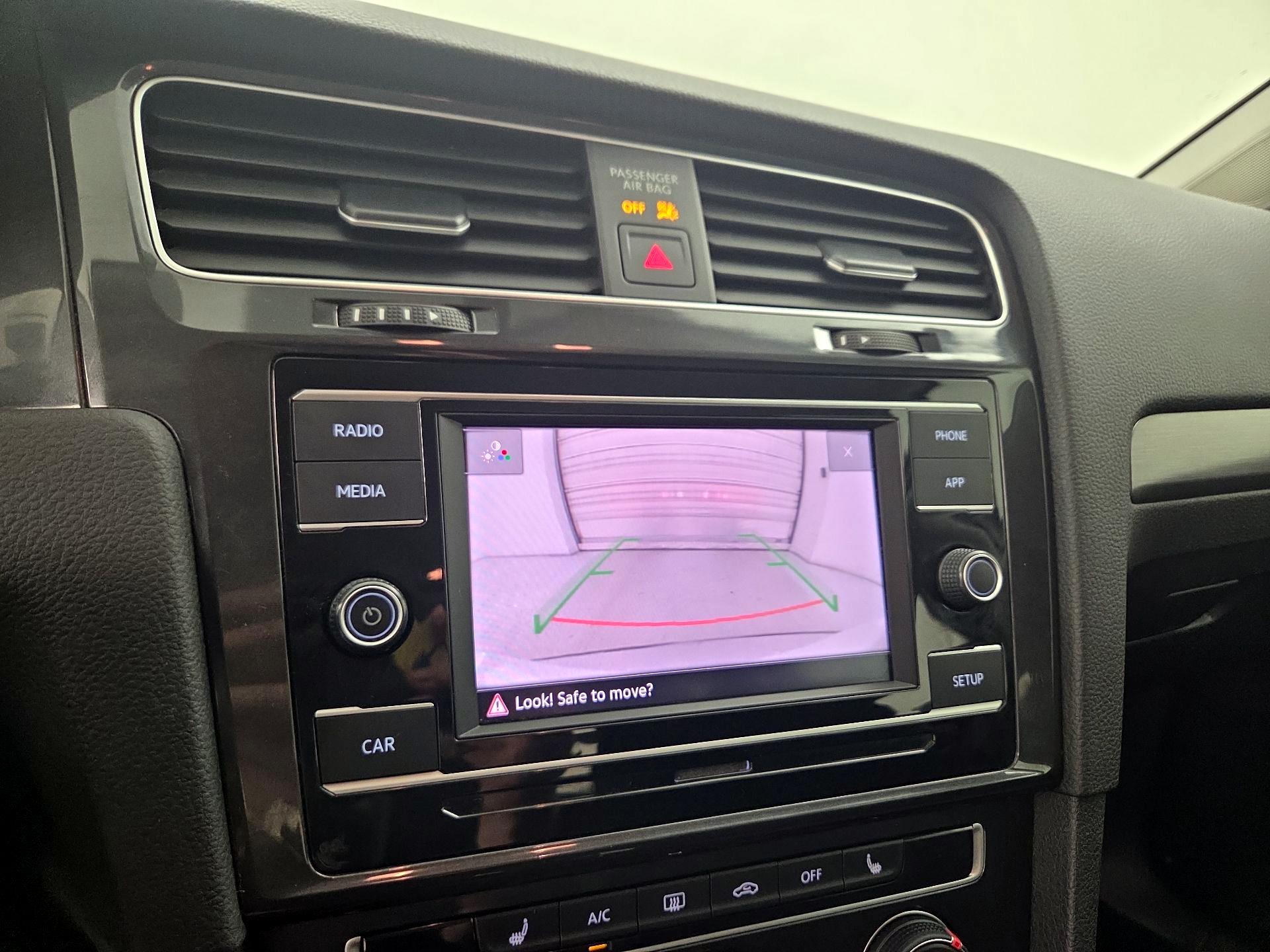 Thumbnail: 2019 Volkswagen Golf - 14