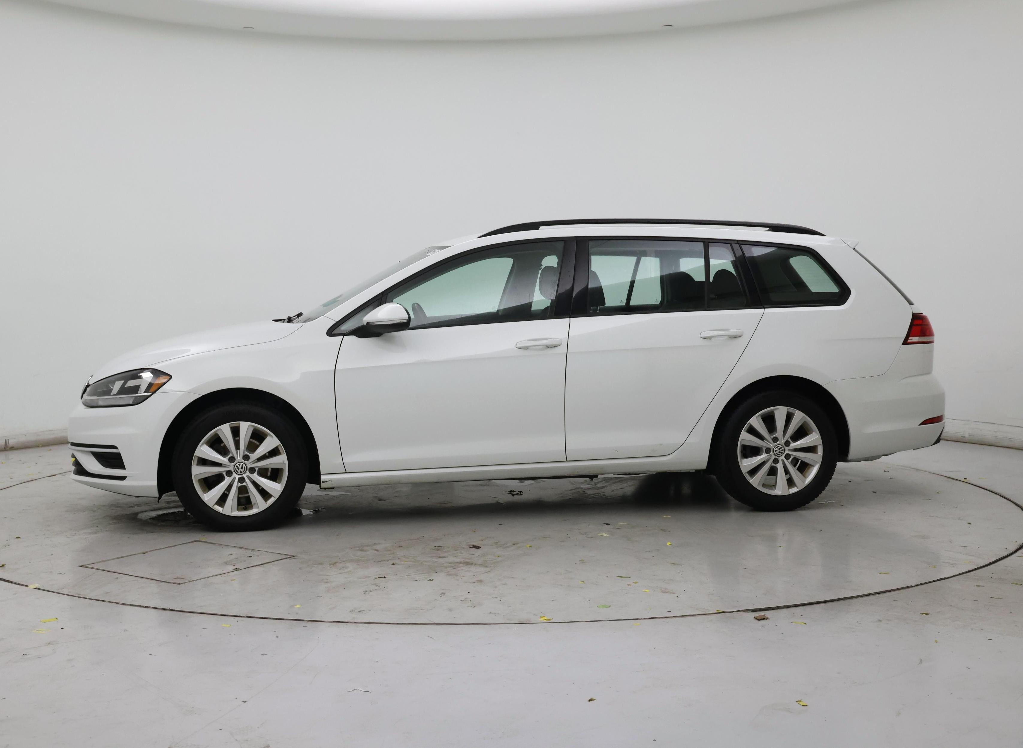 Thumbnail: 2019 Volkswagen Golf - 3
