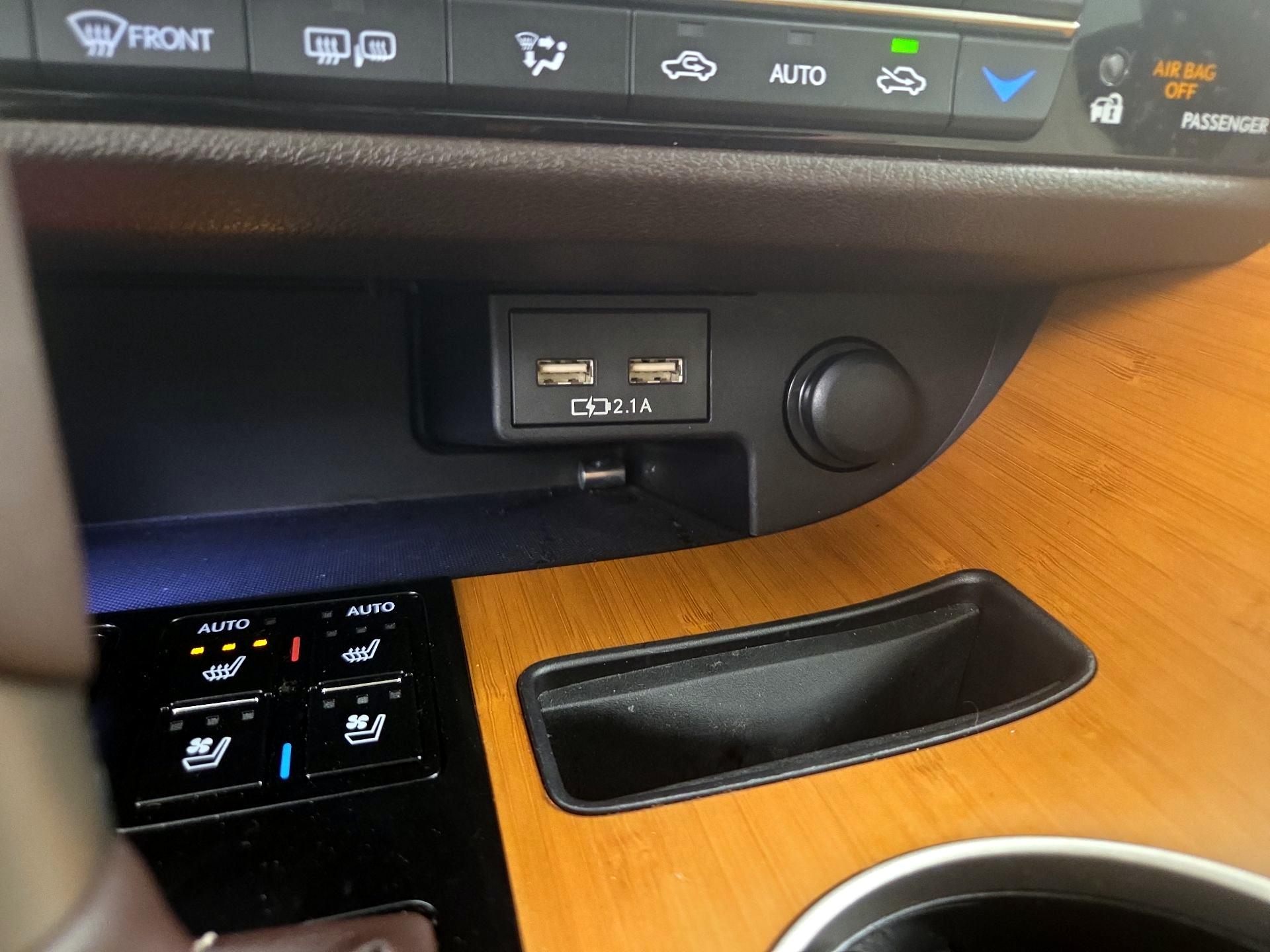 Thumbnail: 2020 Lexus RX - 19