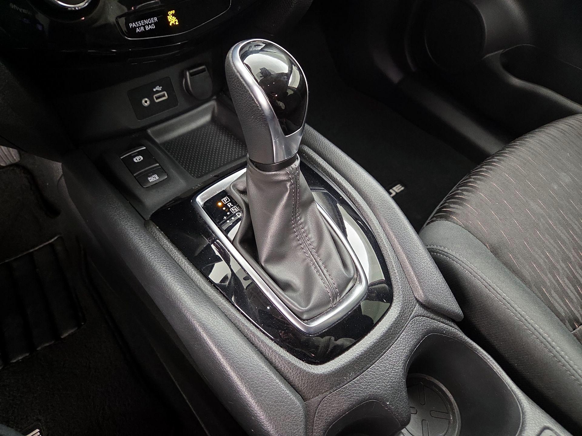 Thumbnail: 2020 Nissan Rogue - 18