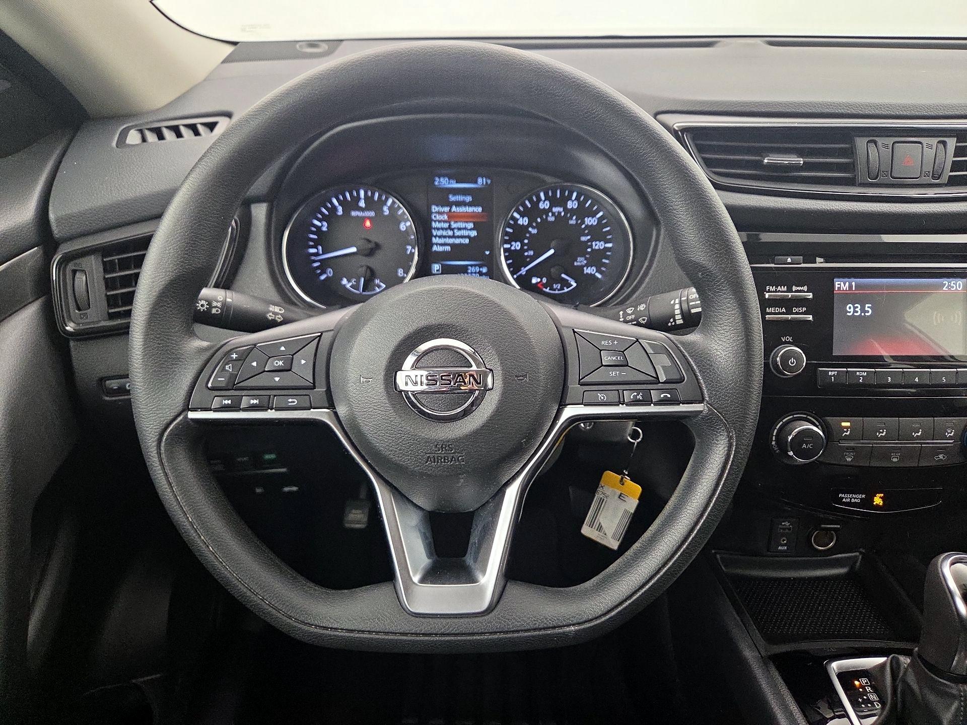 Thumbnail: 2017 Nissan Rogue - 10