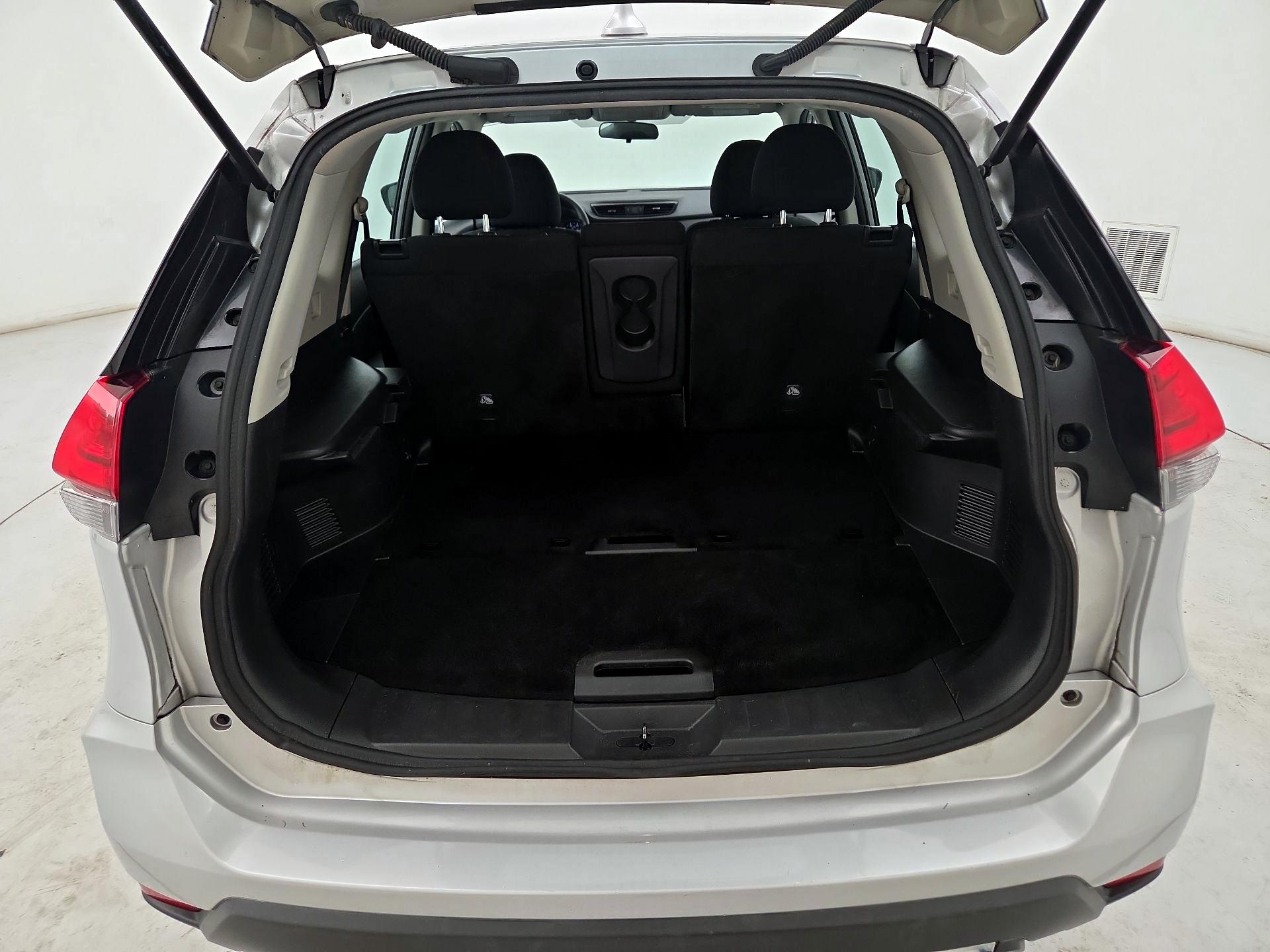 Thumbnail: 2017 Nissan Rogue - 20