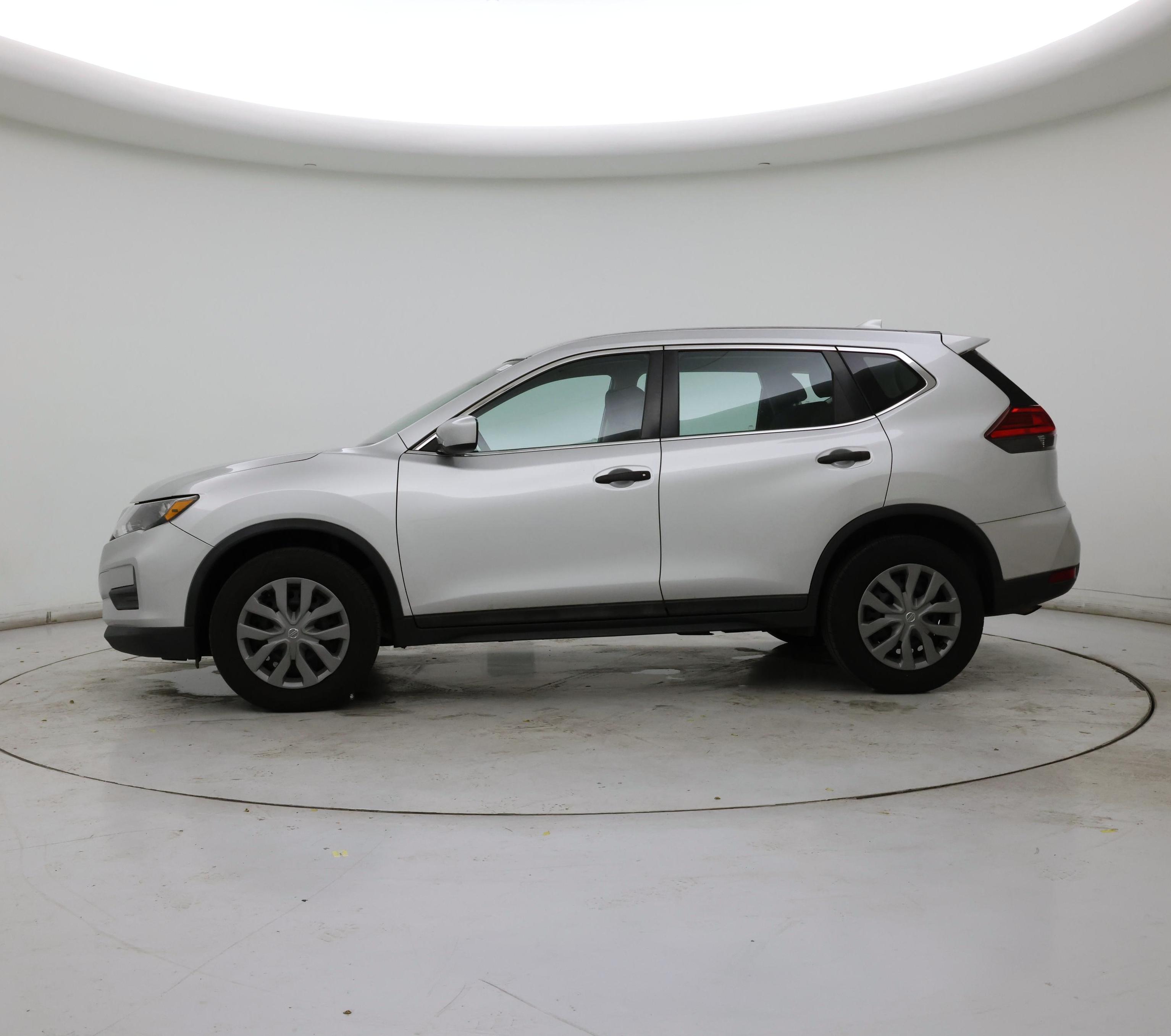 Thumbnail: 2017 Nissan Rogue - 3