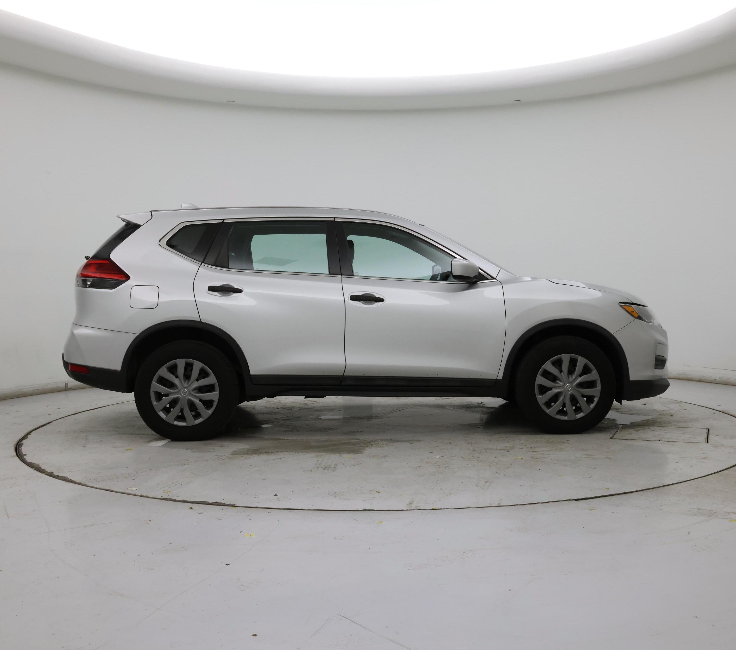 Thumbnail: 2017 Nissan Rogue - 7