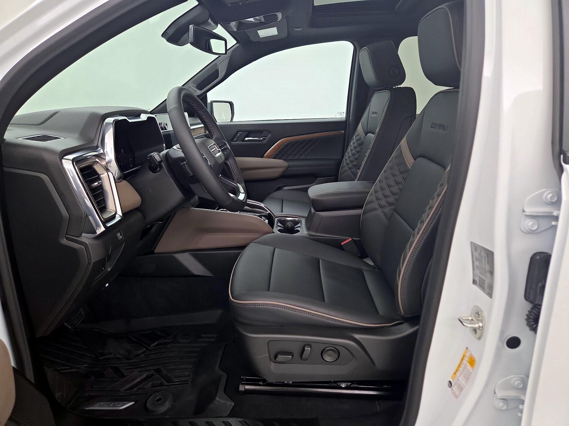 Thumbnail: 2025 GMC Canyon - 11