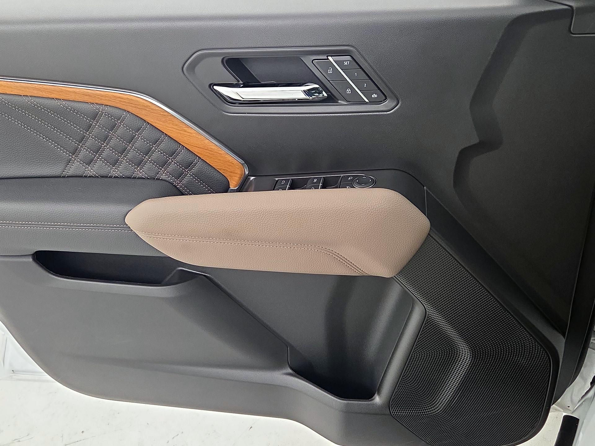 Thumbnail: 2025 GMC Canyon - 12