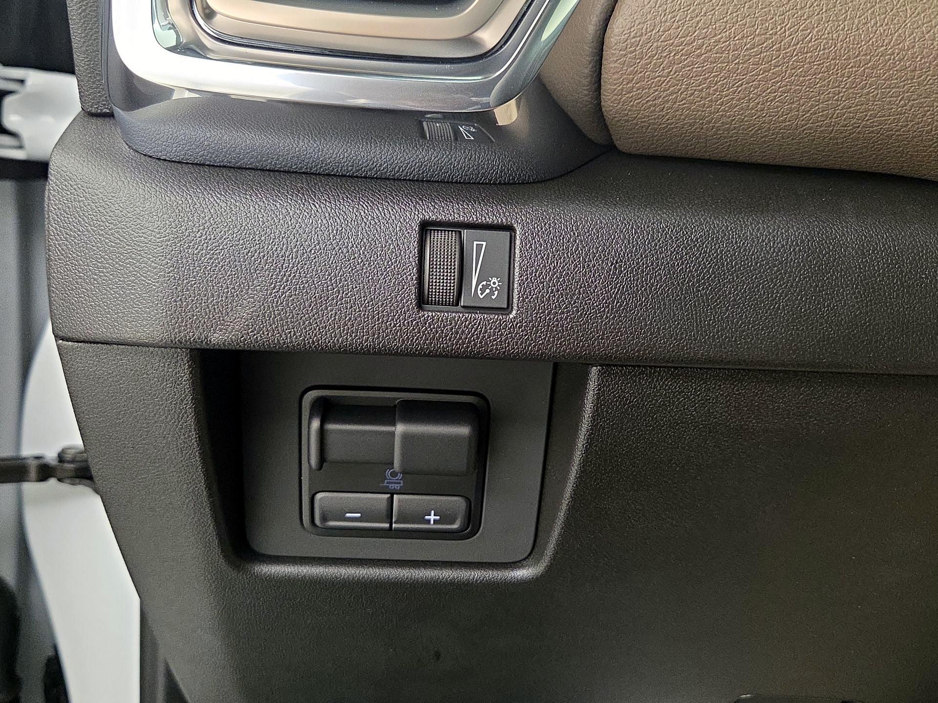 Thumbnail: 2025 GMC Canyon - 13