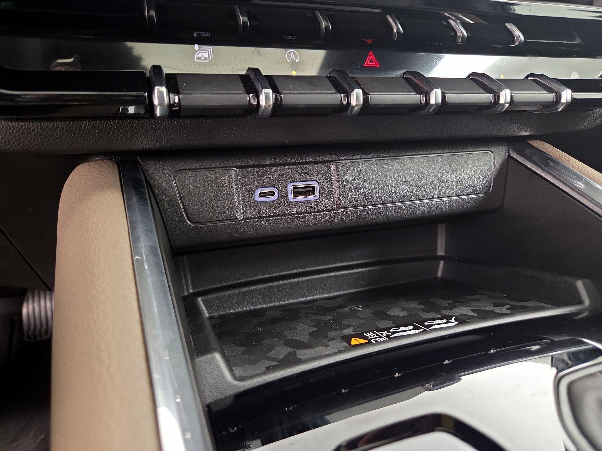 Thumbnail: 2025 GMC Canyon - 19