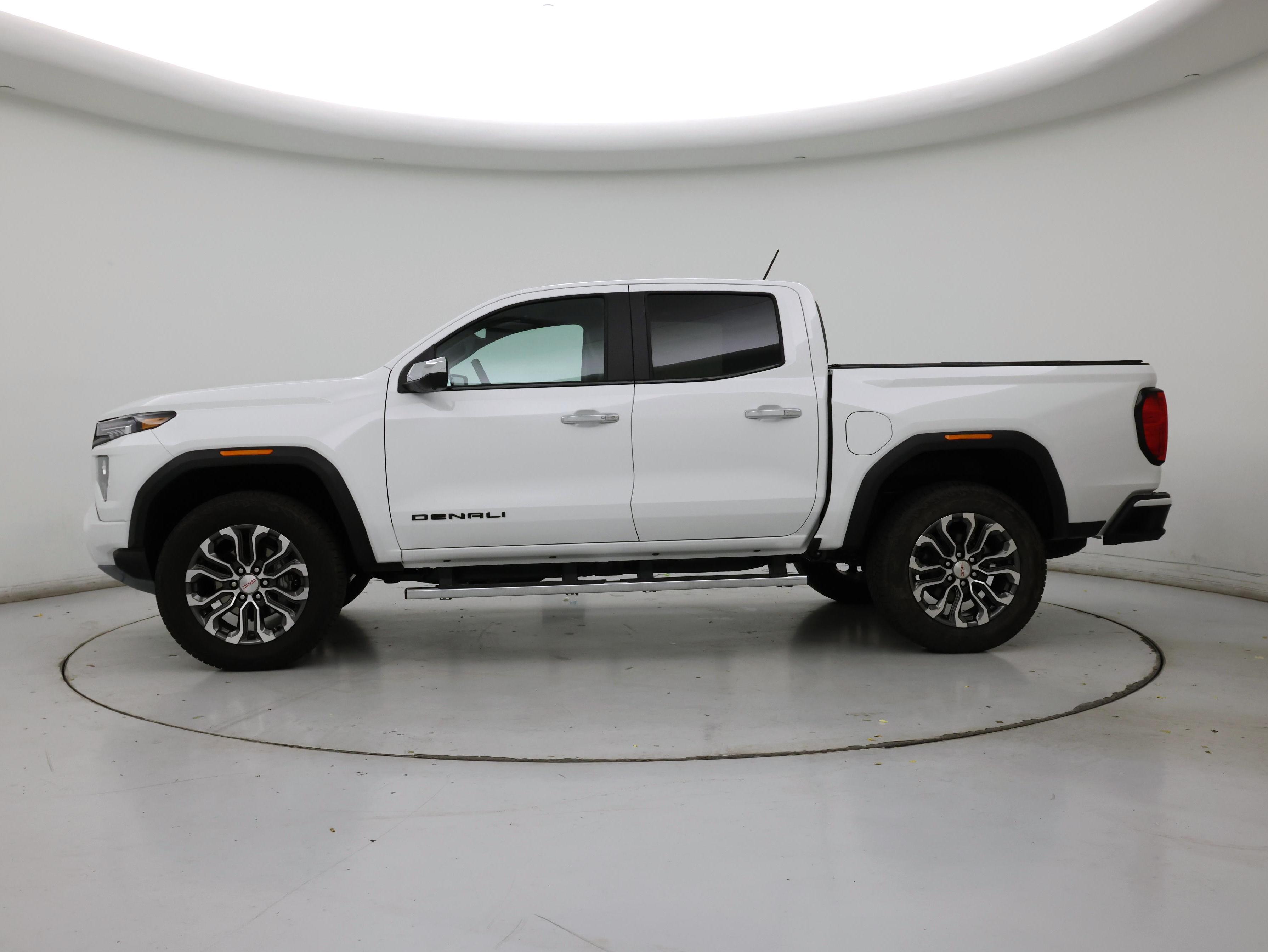 Thumbnail: 2025 GMC Canyon - 3