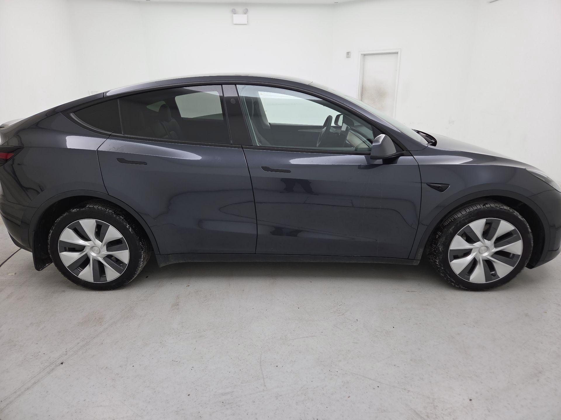 Thumbnail: 2024 Tesla Model Y - 4