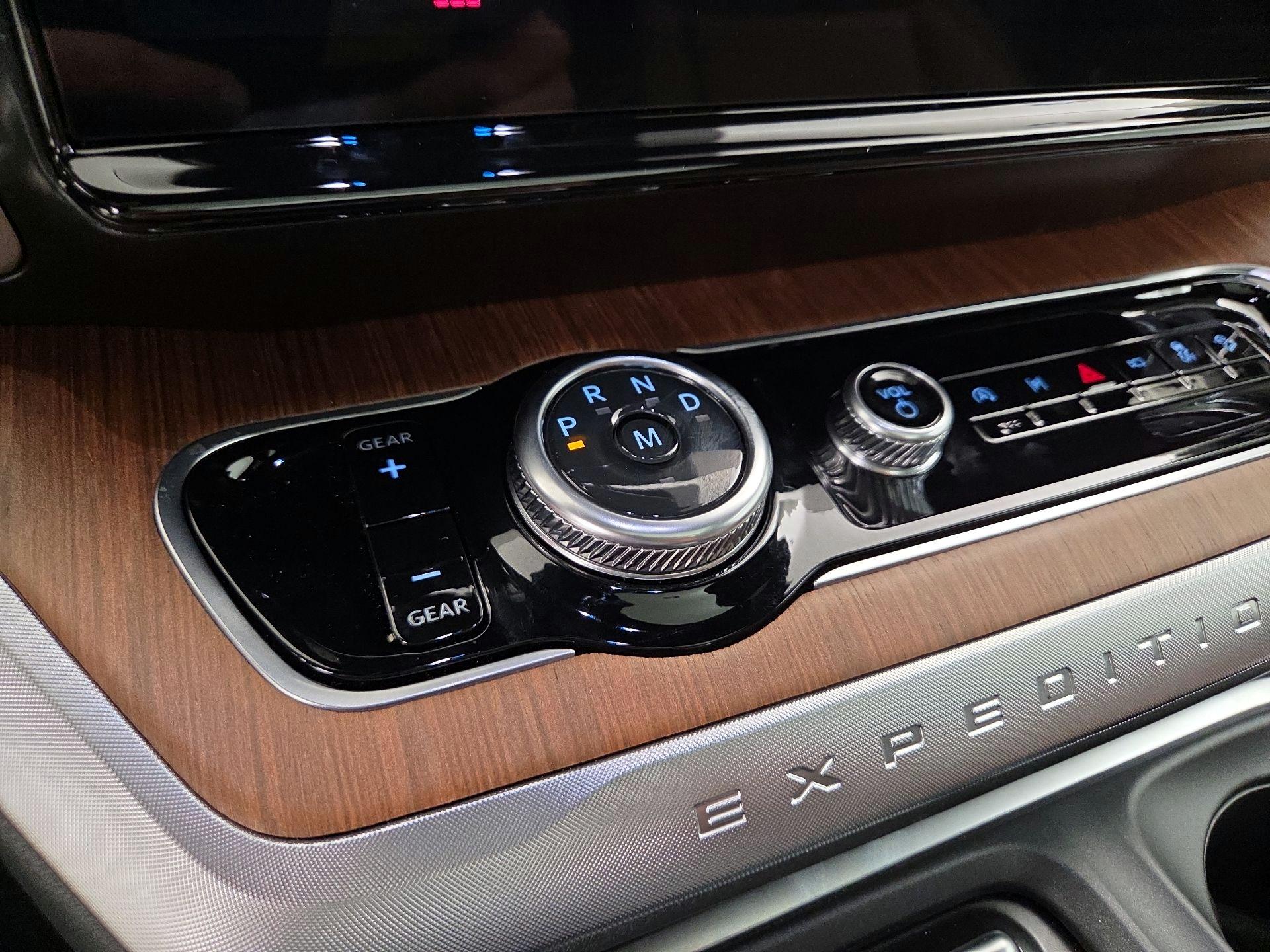 Thumbnail: 2025 Ford Expedition MAX - 18