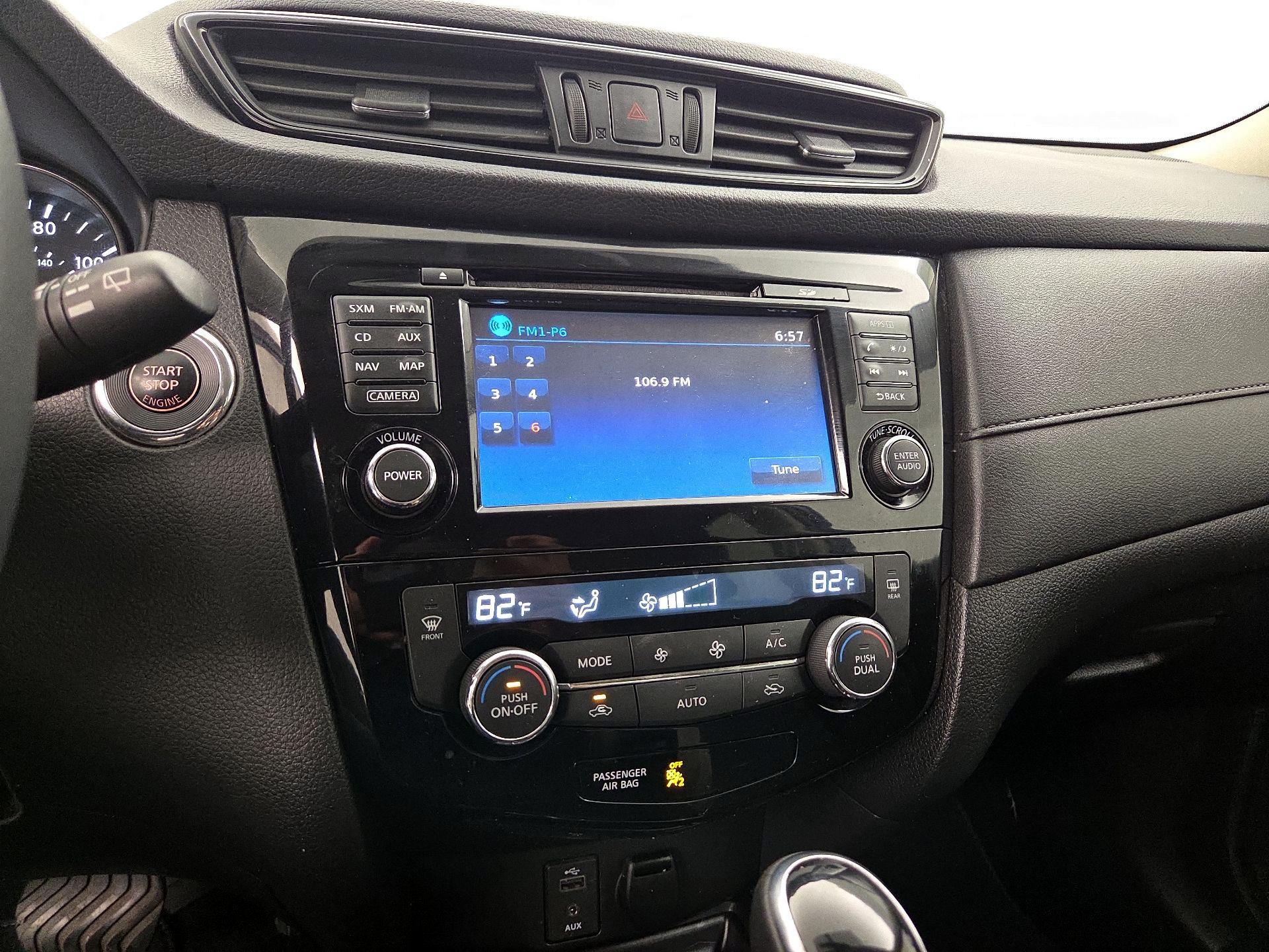 Thumbnail: 2017 Nissan Rogue - 16