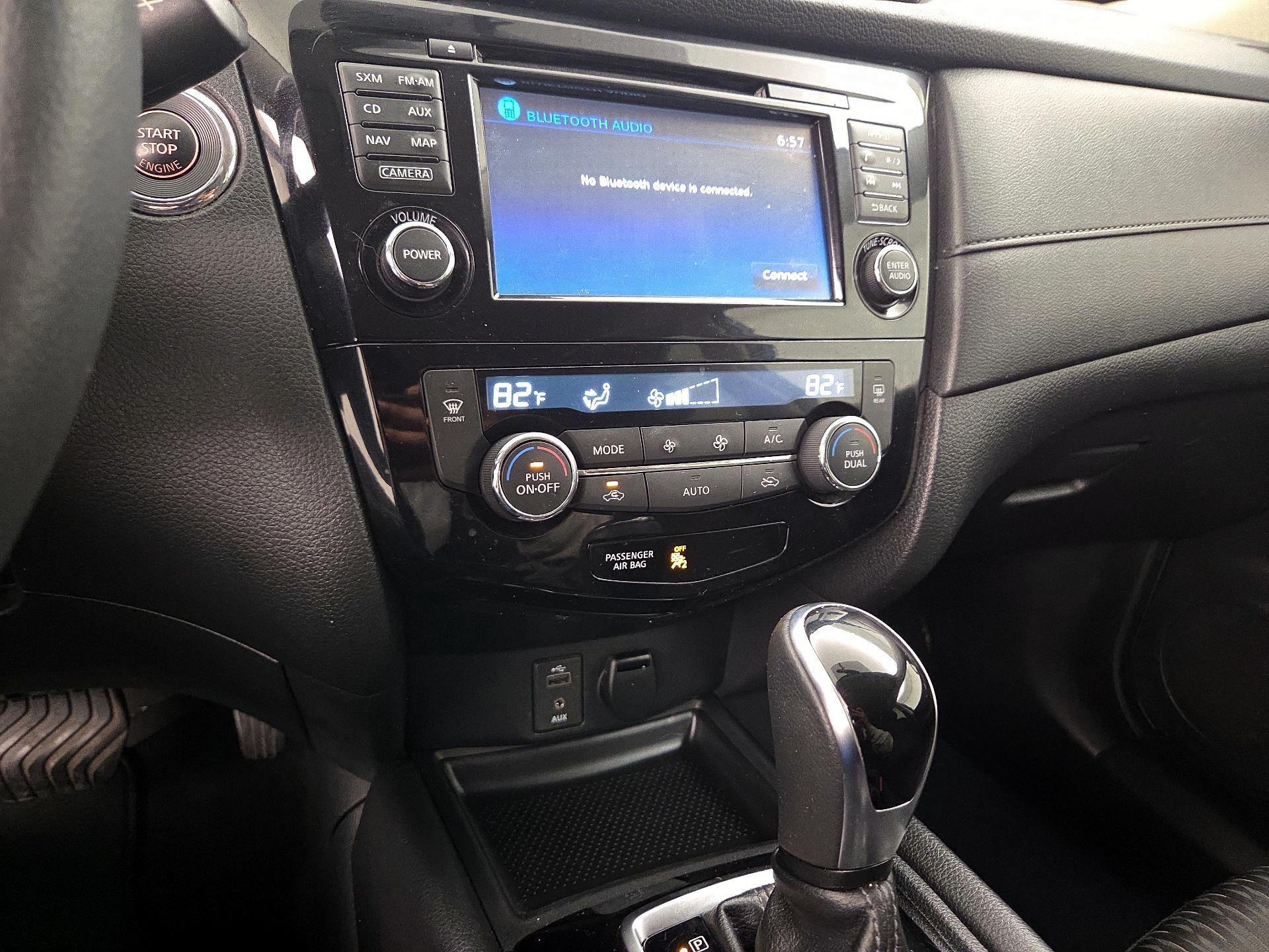 Thumbnail: 2017 Nissan Rogue - 17