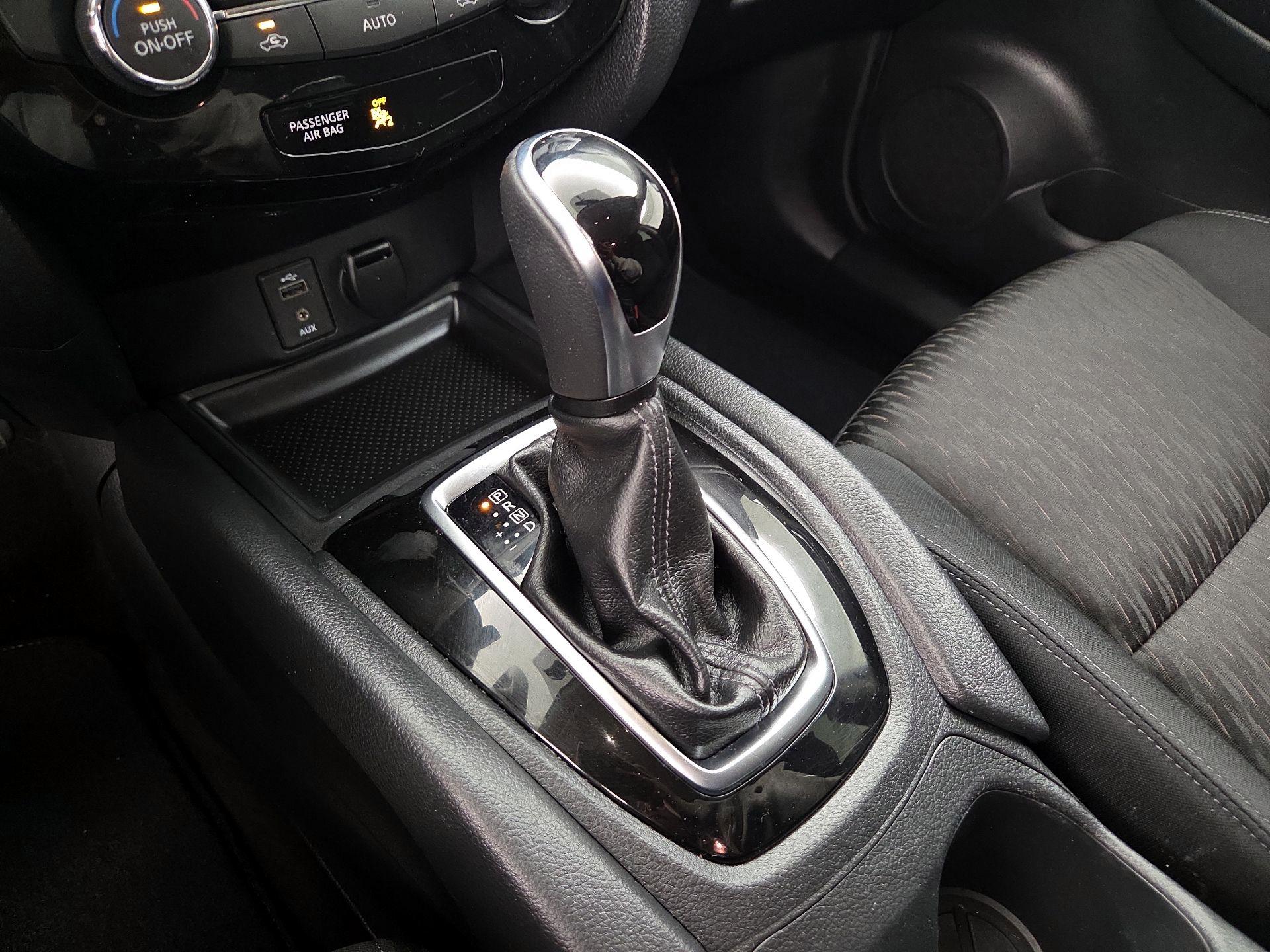 Thumbnail: 2017 Nissan Rogue - 18