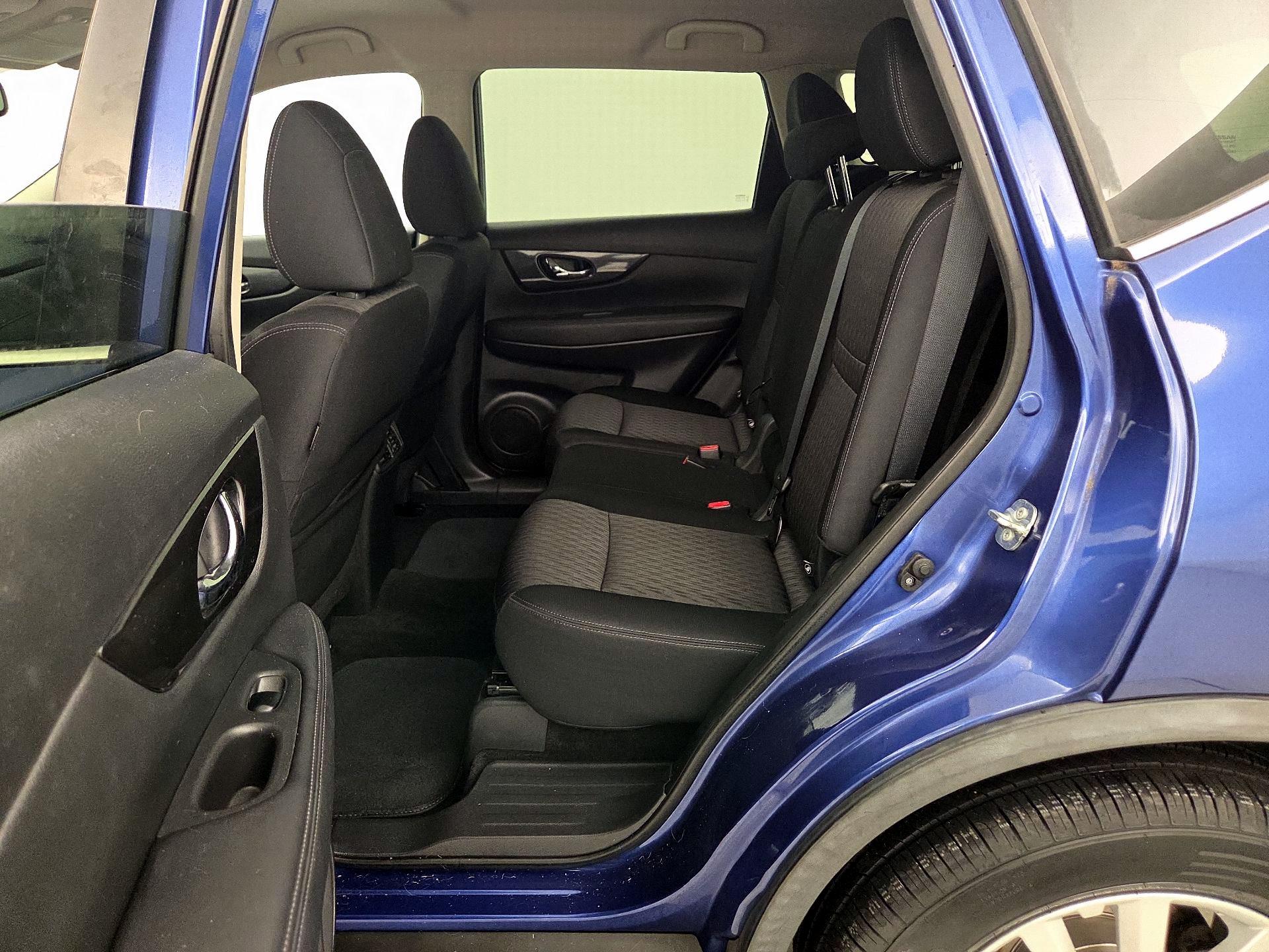 Thumbnail: 2017 Nissan Rogue - 20