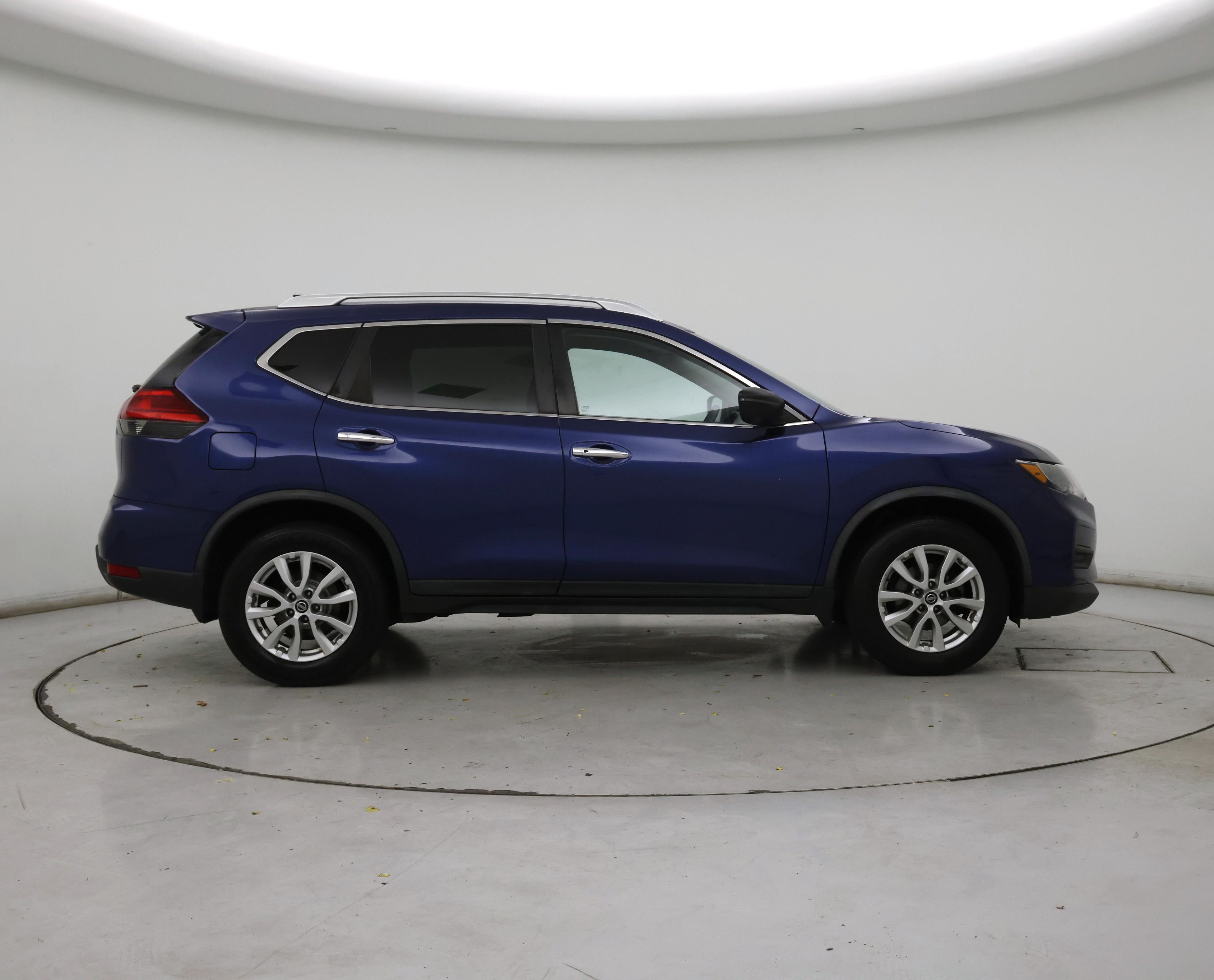 Thumbnail: 2017 Nissan Rogue - 7