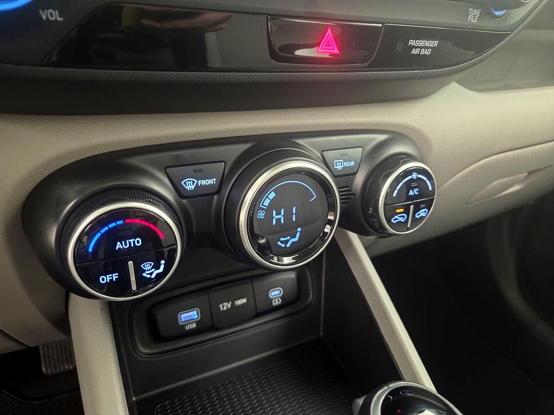 Thumbnail: 2023 Hyundai Venue - 16