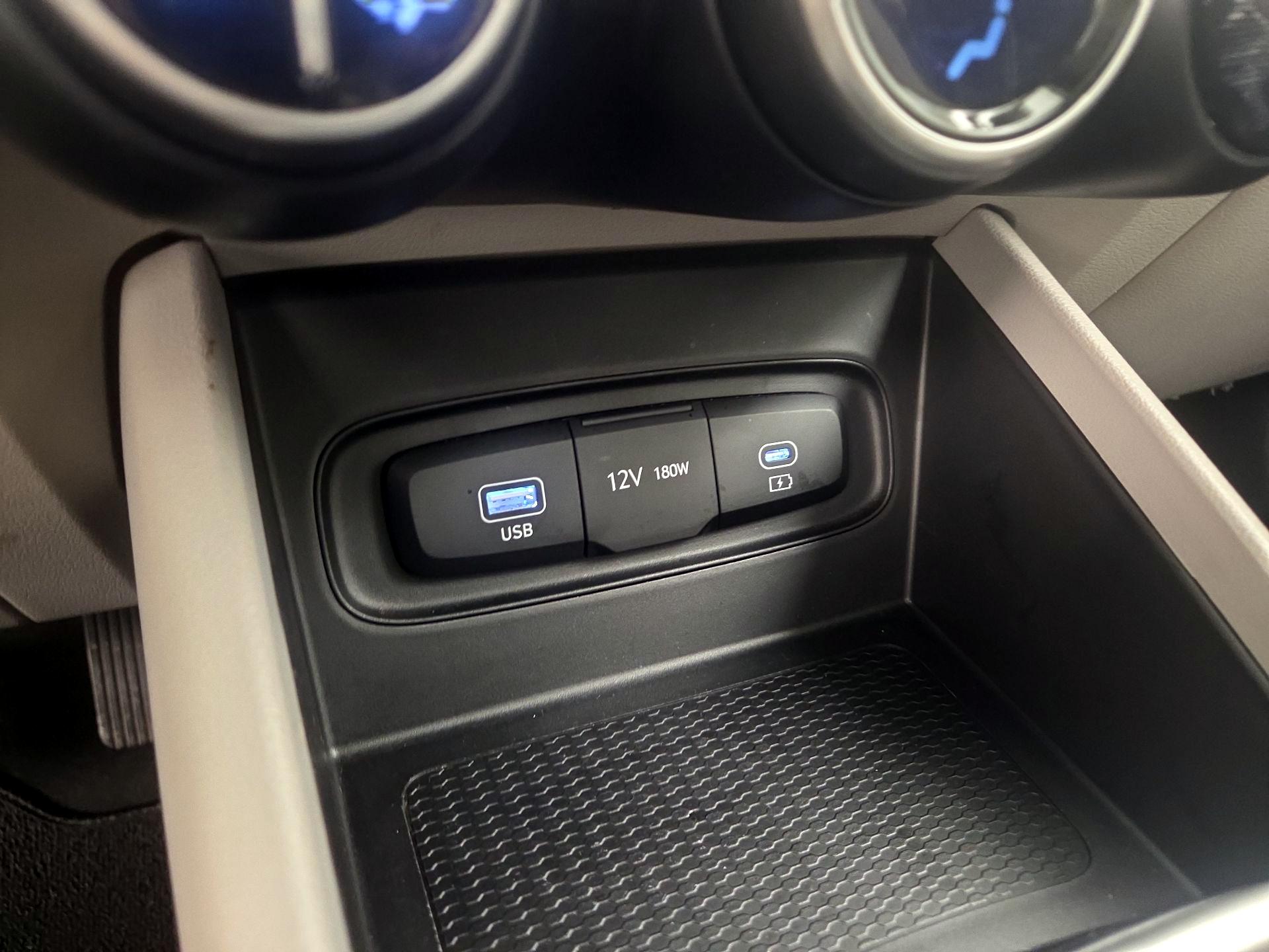 Thumbnail: 2023 Hyundai Venue - 18