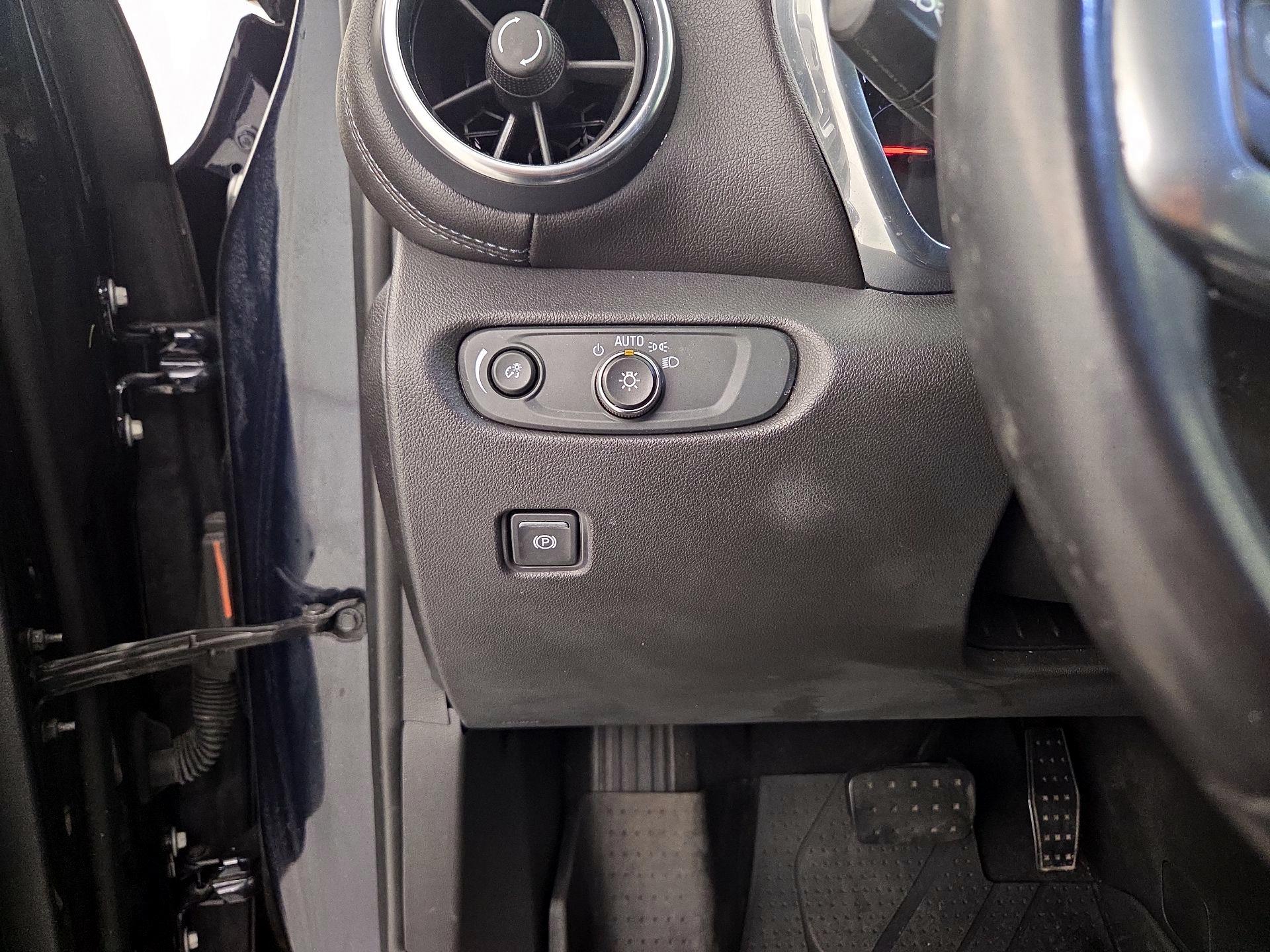 Thumbnail: 2020 Chevrolet Blazer - 13