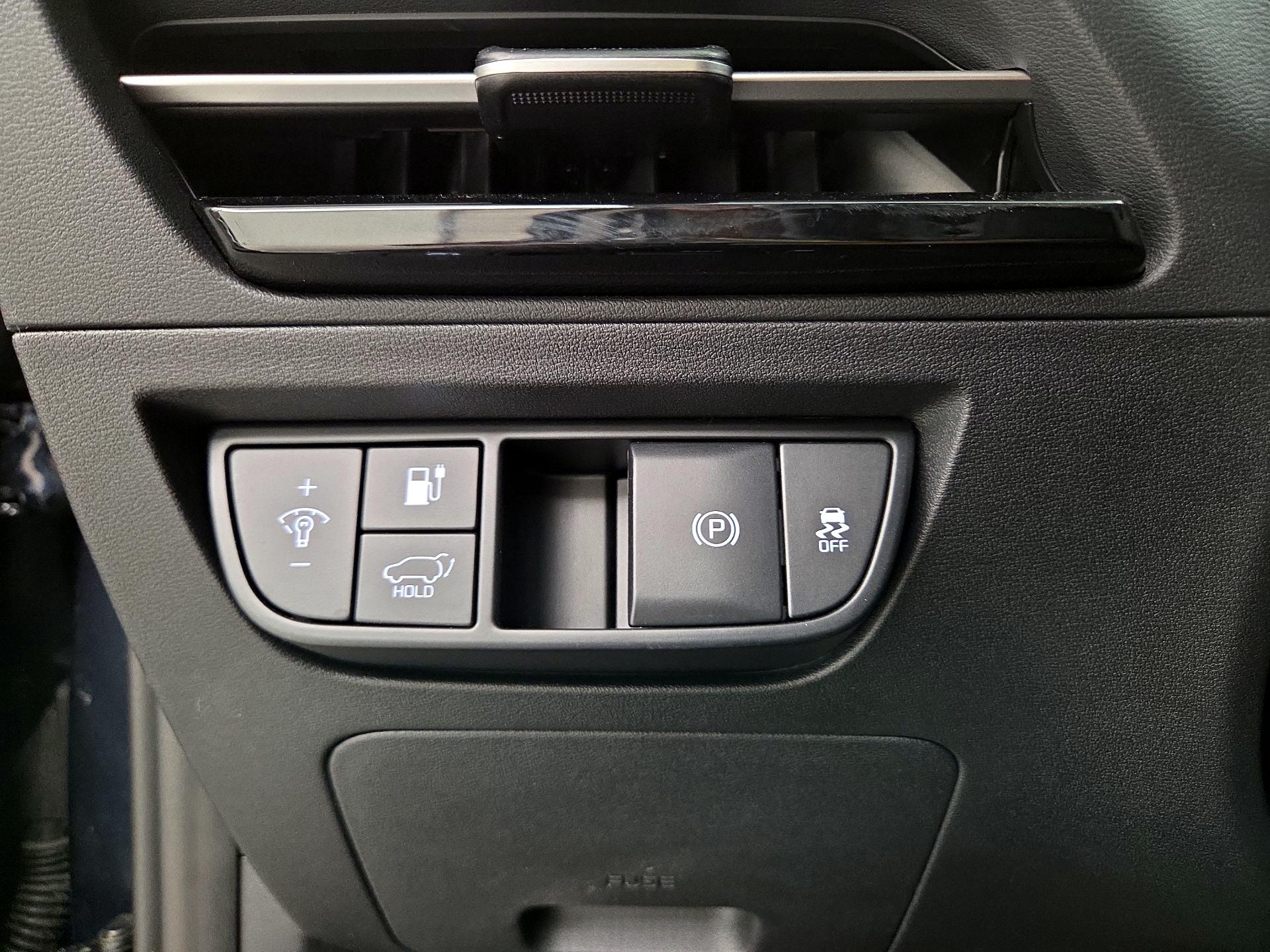 Thumbnail: 2023 Kia EV6 - 13