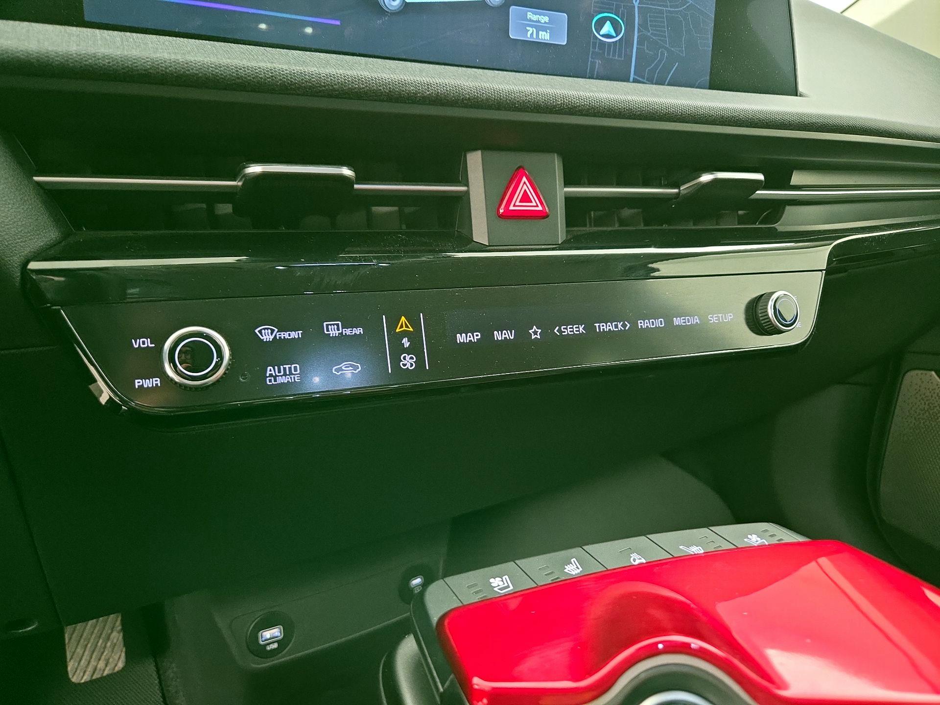 Thumbnail: 2023 Kia EV6 - 17