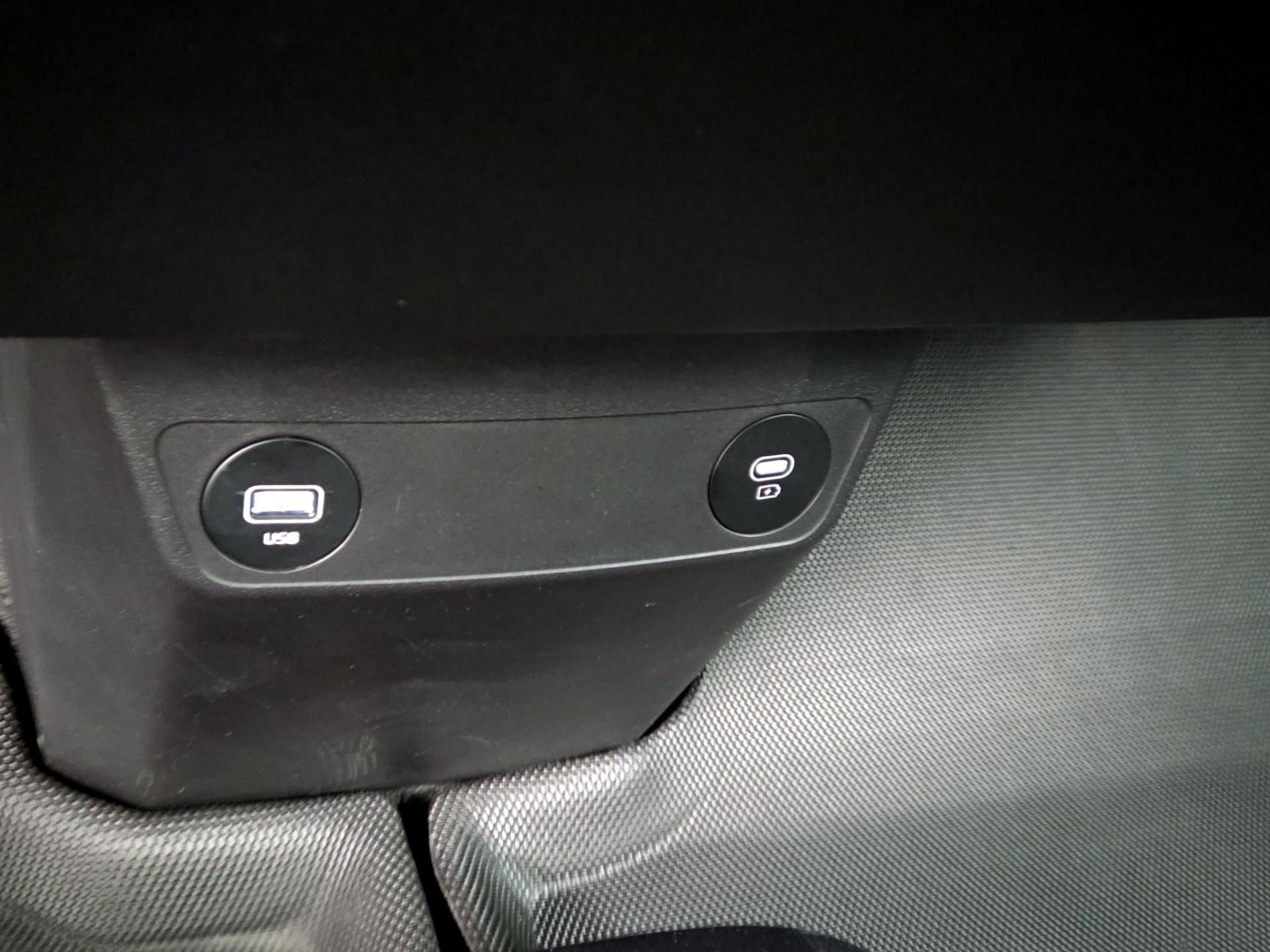 Thumbnail: 2023 Kia EV6 - 19