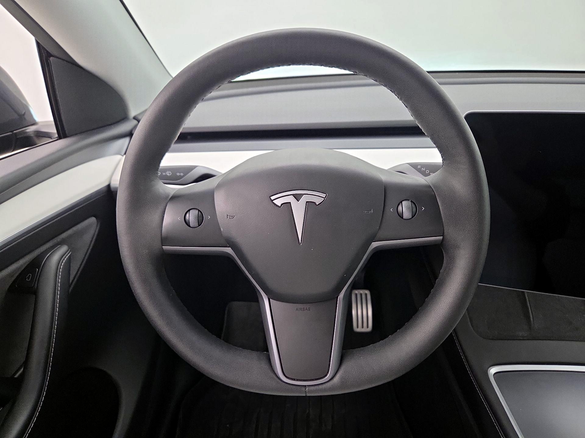 Thumbnail: 2023 Tesla Model Y - 10
